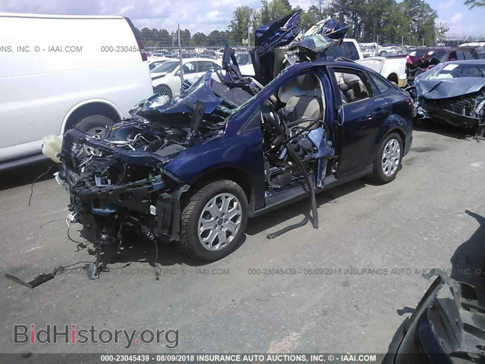 2012 Ford Focus - VIN: 1FAHP3F20CL150451 - Фото 2