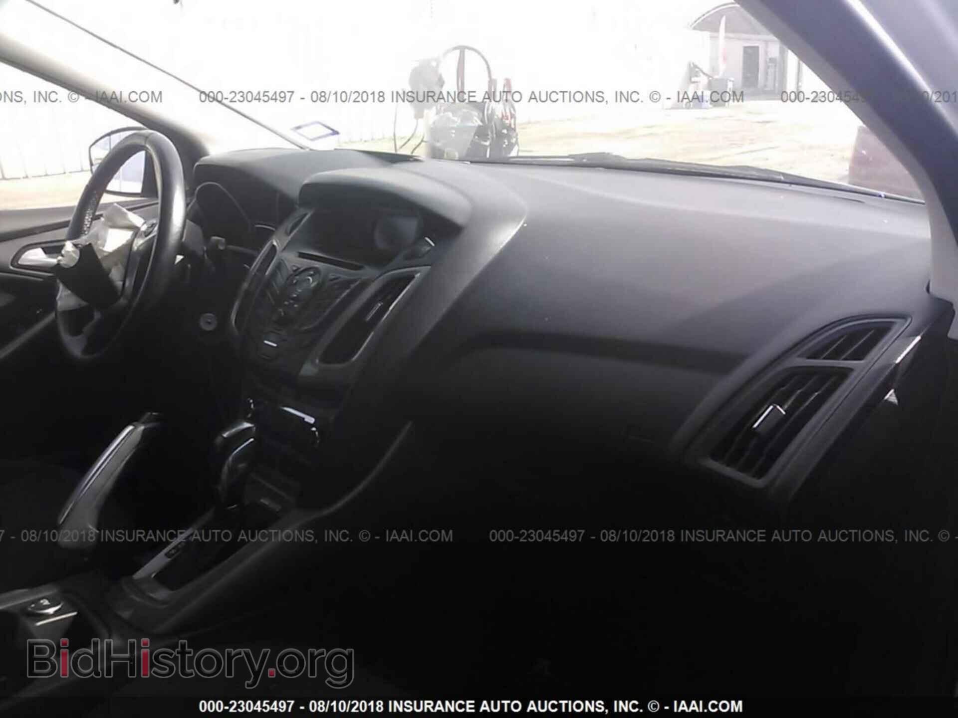 2012 Ford Focus - VIN: 1FAHP3M22CL200950 - Фото 5