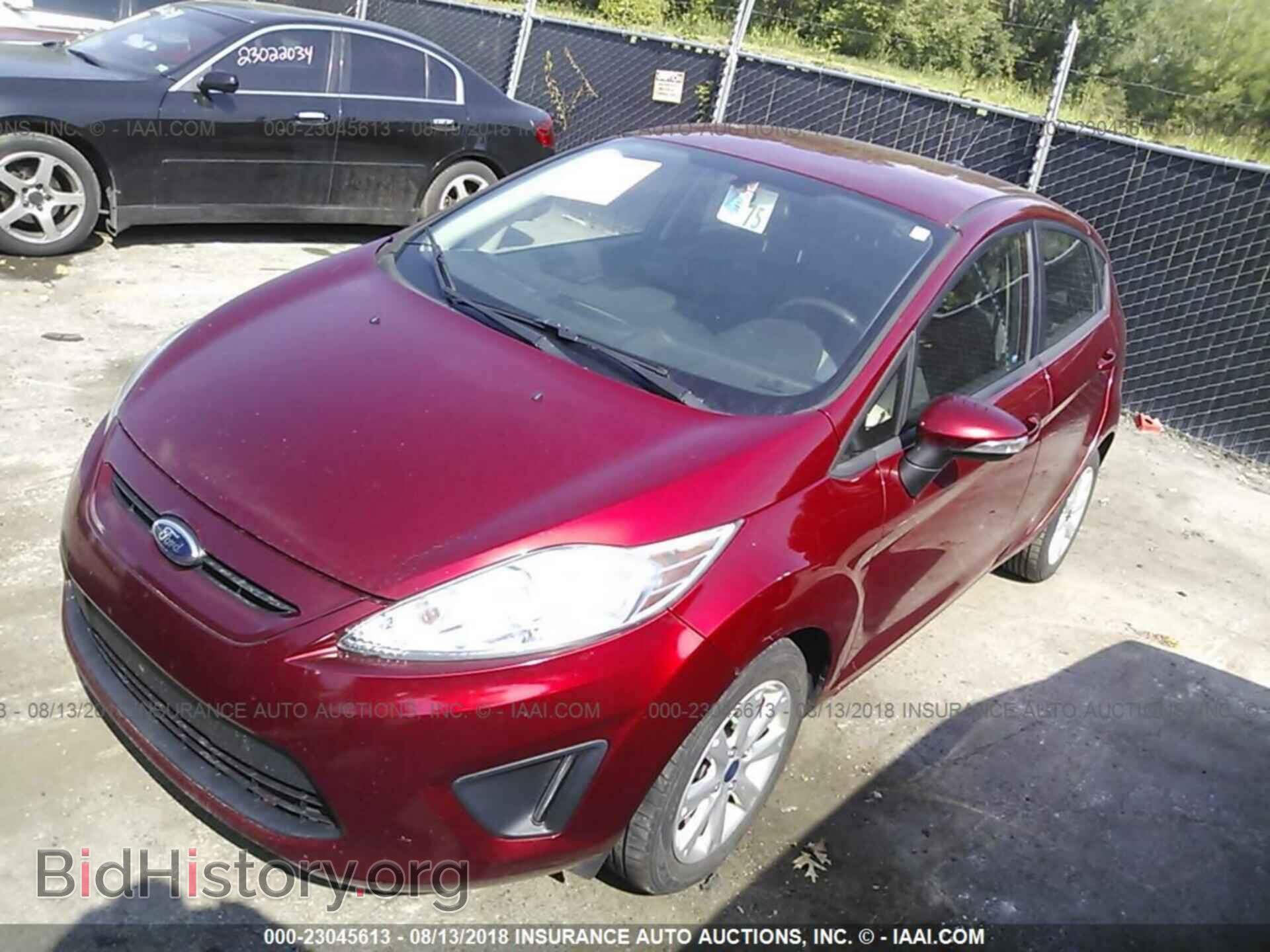 2013 Ford Fiesta - VIN: 3FADP4EJ2DM215846 - Фото 2