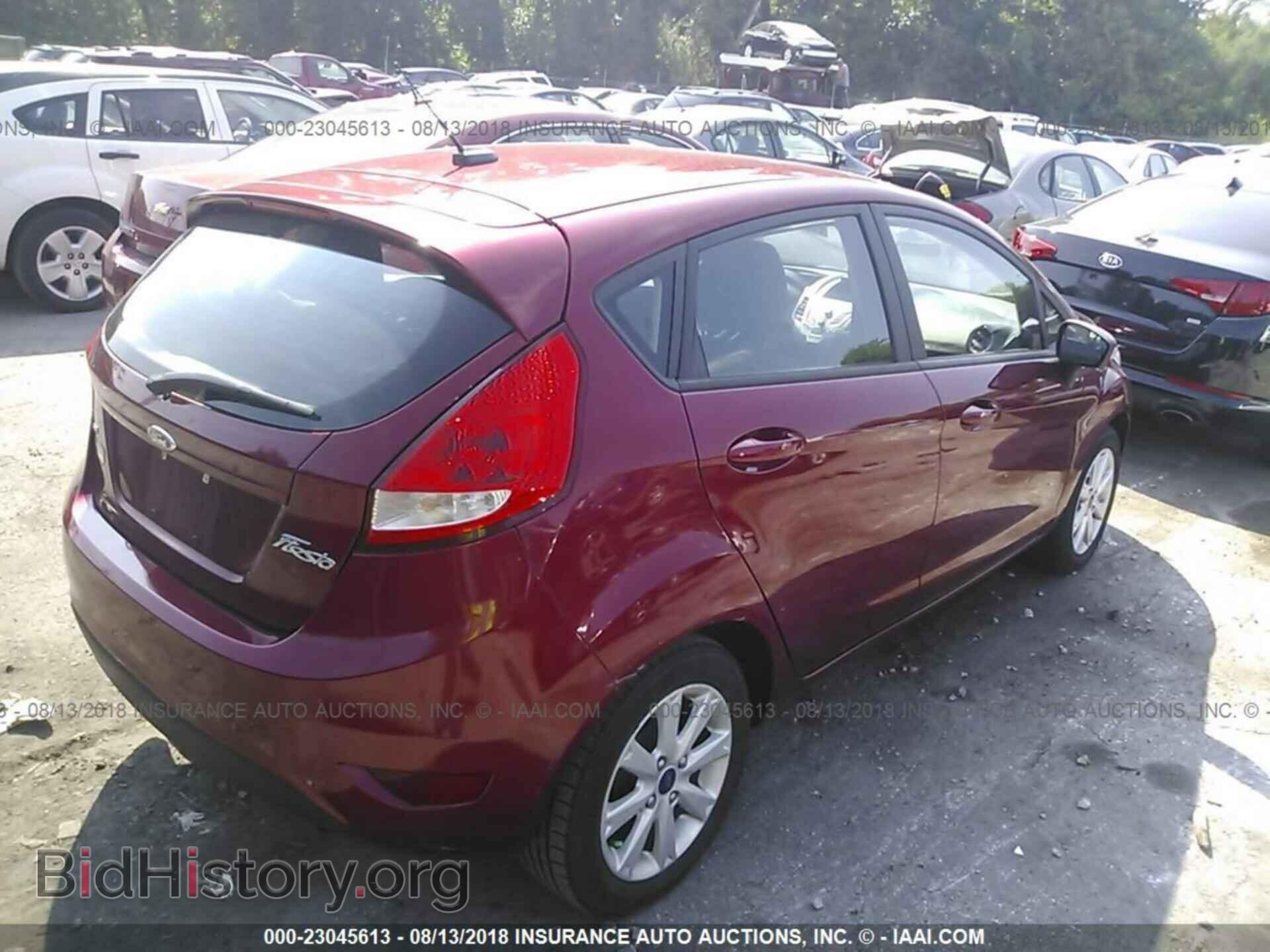 2013 Ford Fiesta - VIN: 3FADP4EJ2DM215846 - Фото 4