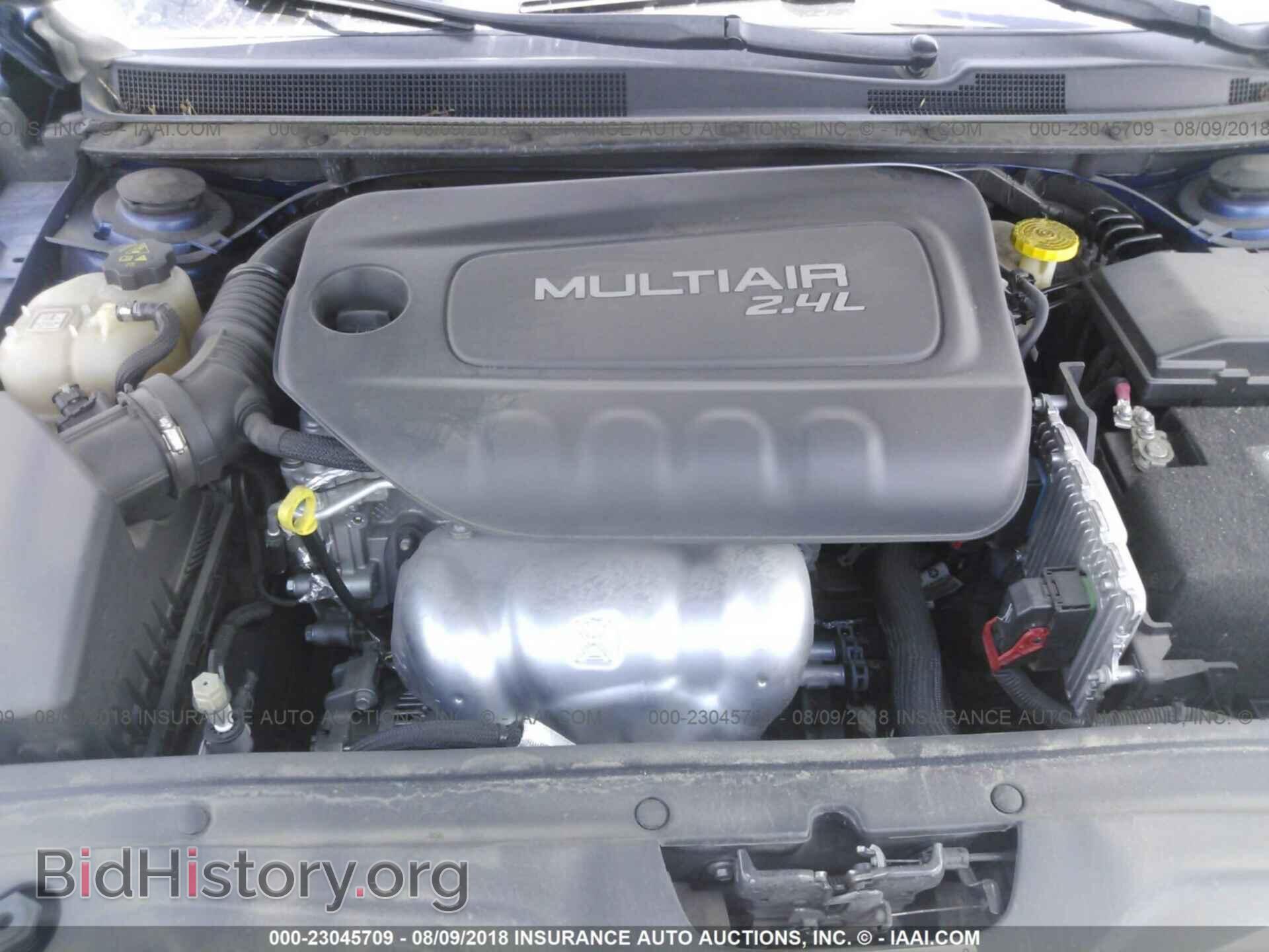 2016 Chrysler 200 - VIN: 1C3CCCAB5GN165324 - Photo 10