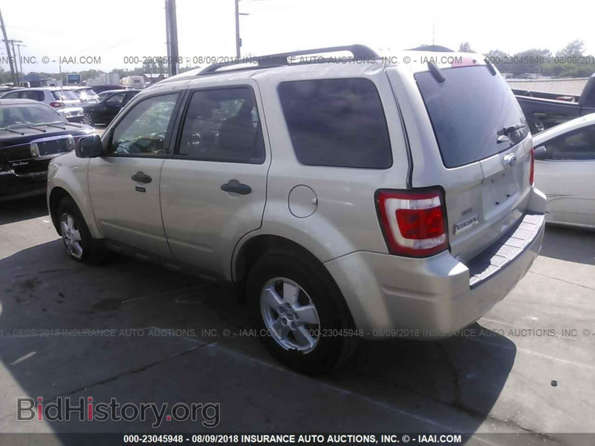 2011 Ford Escape - VIN: 1FMCU0D70BKB33501 - Фото 3
