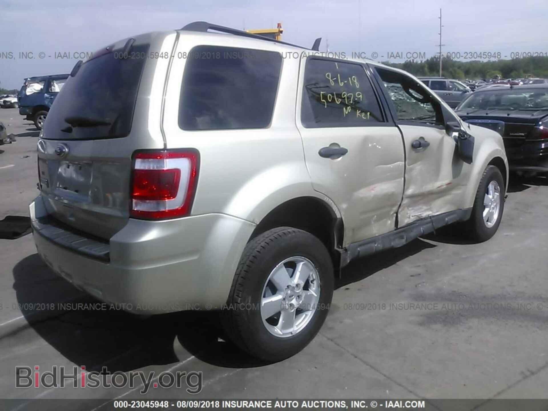 2011 Ford Escape - VIN: 1FMCU0D70BKB33501 - Фото 4