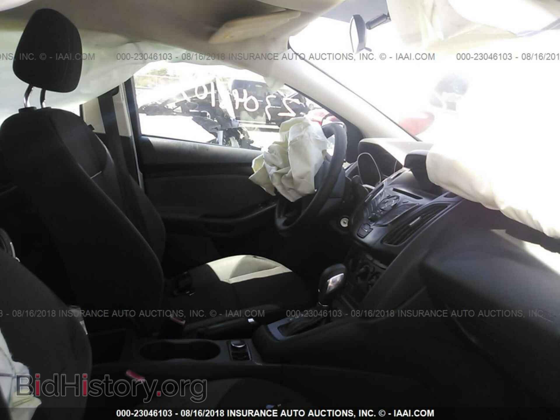 2012 Ford Focus - VIN: 1FAHP3E20CL126510 - Photo 5