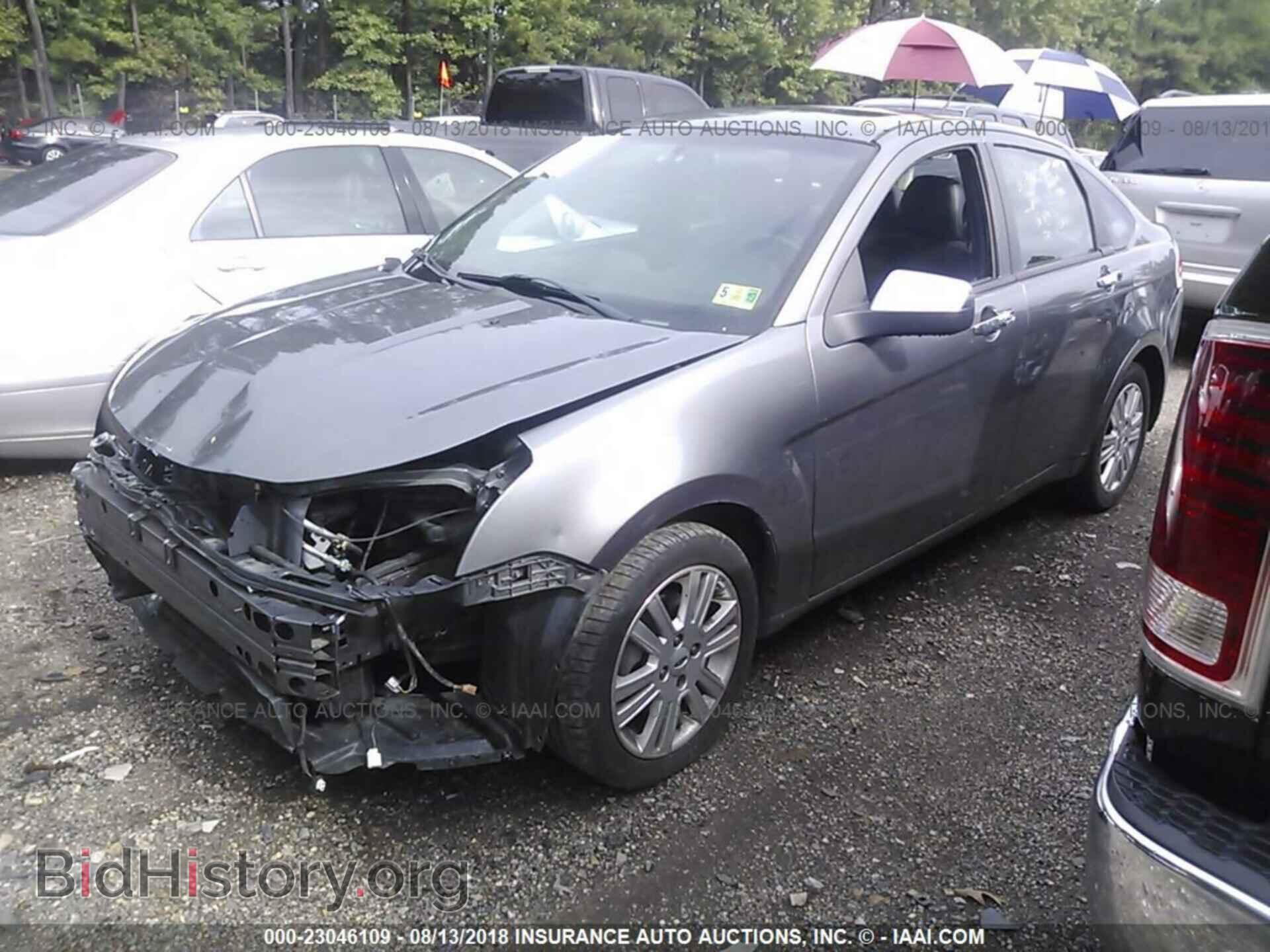 2011 Ford Focus - VIN: 1FAHP3HN8BW189227 - Фото 2