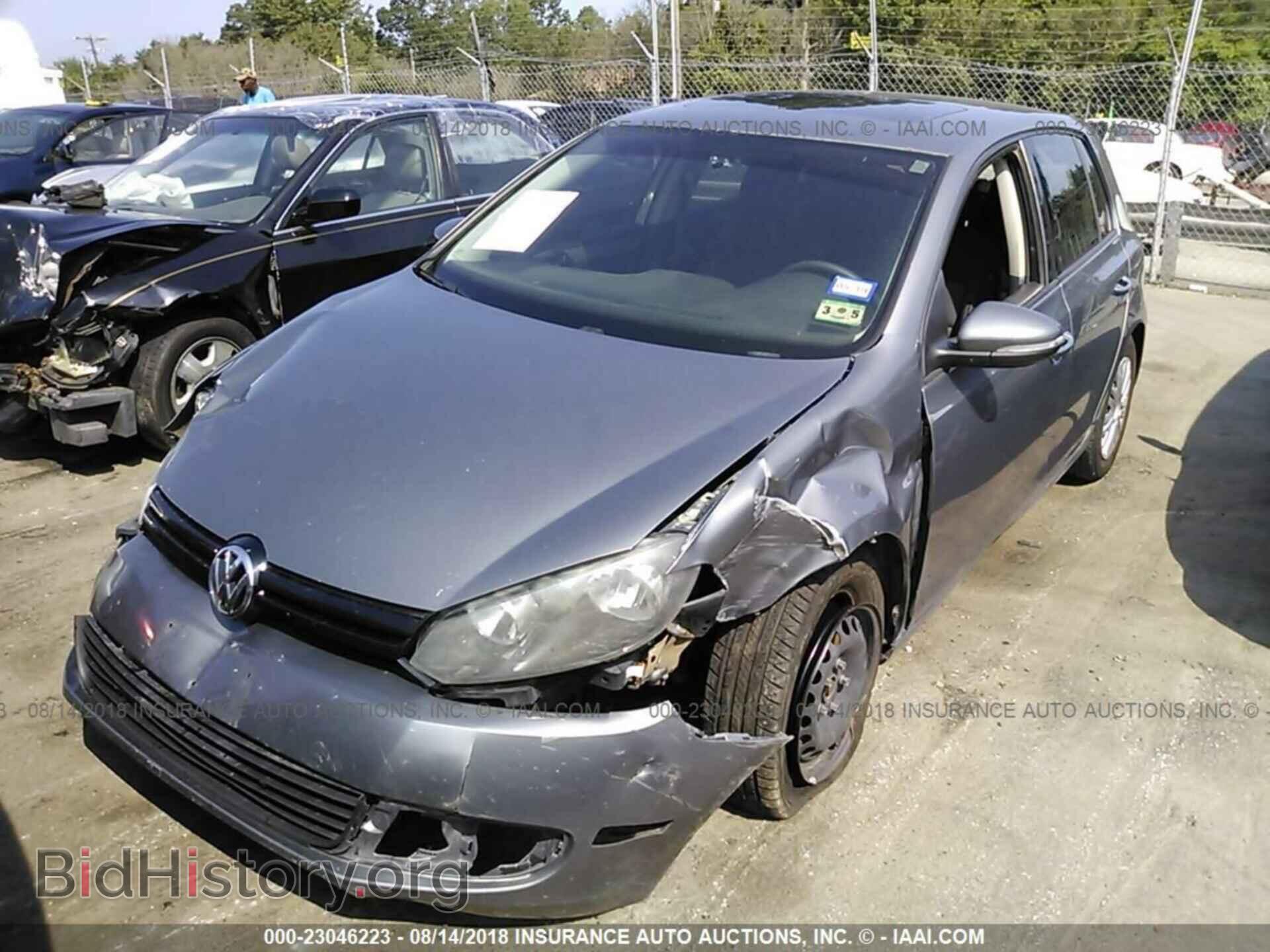 2011 Volkswagen Golf - VIN: WVWDB7AJ7BW163207 - Фото 2