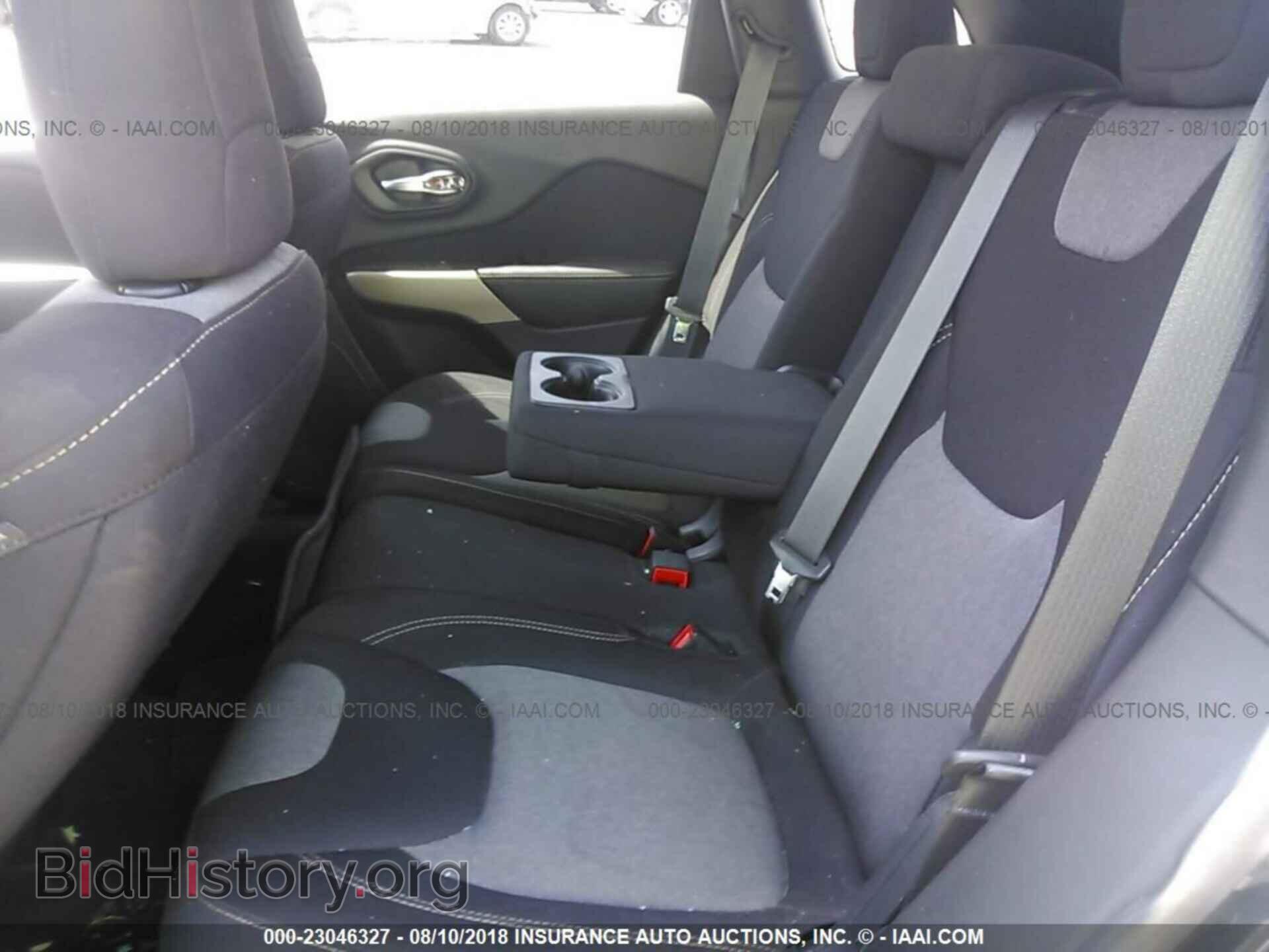 2018 Jeep Cherokee - VIN: 1C4PJLCB6JD566815 - Фото 8