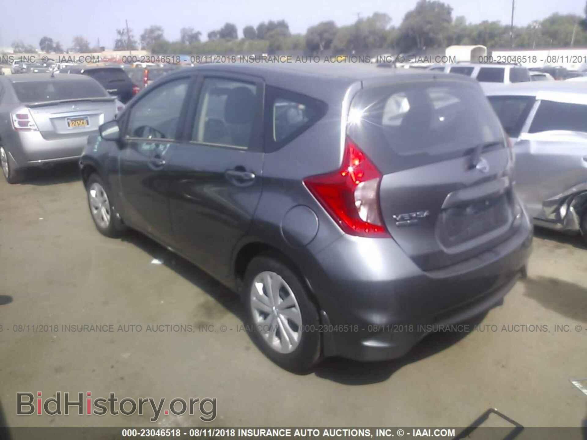 2018 Nissan Versa note - VIN: 3N1CE2CP8JL356397 - Фото 3