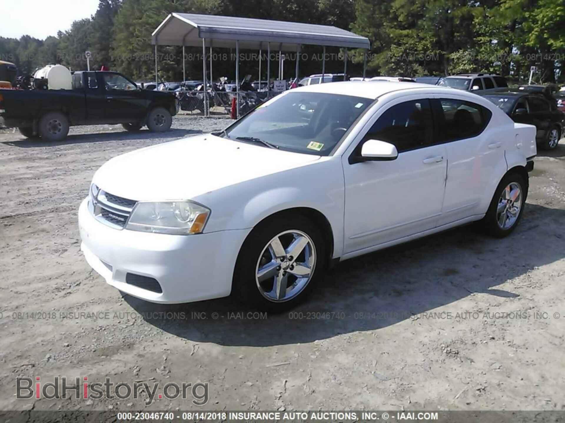2011 Dodge Avenger - VIN: 1B3BD1FB3BN556869 - Photo 2