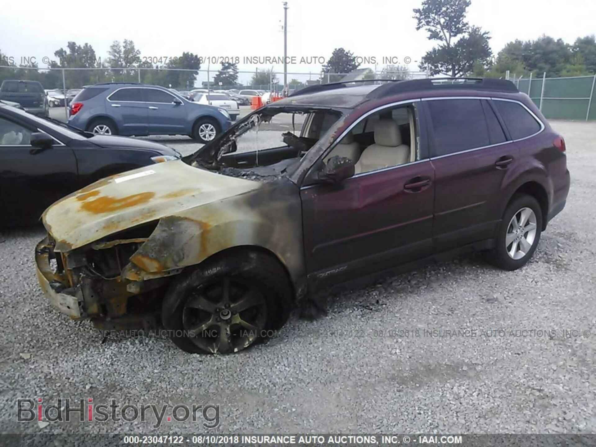 2013 Subaru Outback - VIN: 4S4BRBKC1D3221107 - Photo 2