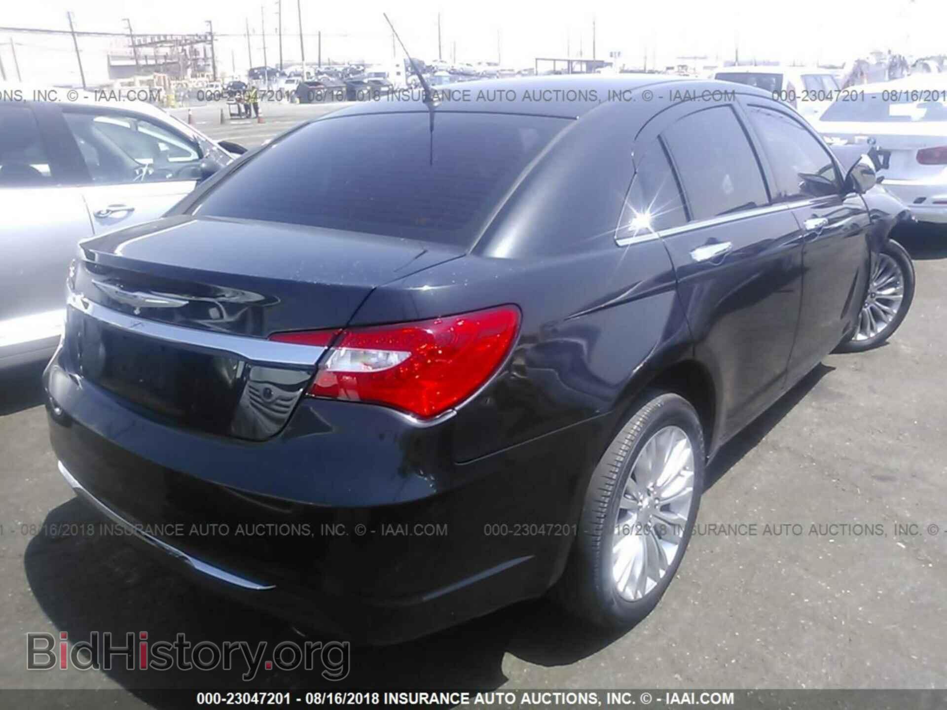 2011 Chrysler 200 - VIN: 1C3BC2FG4BN519935 - Фото 4