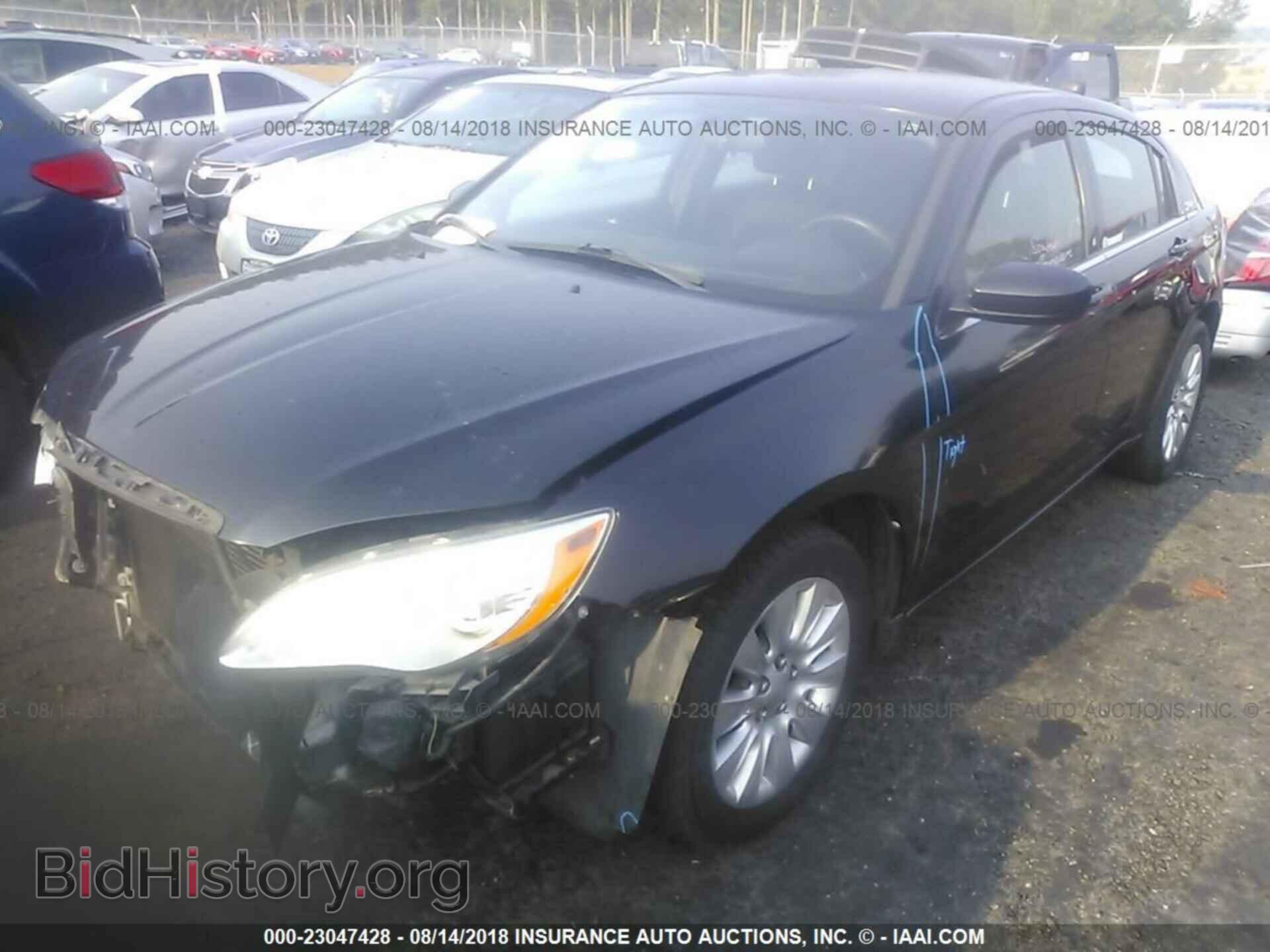 2013 Chrysler 200 - VIN: 1C3CCBAB8DN691310 - Фото 2