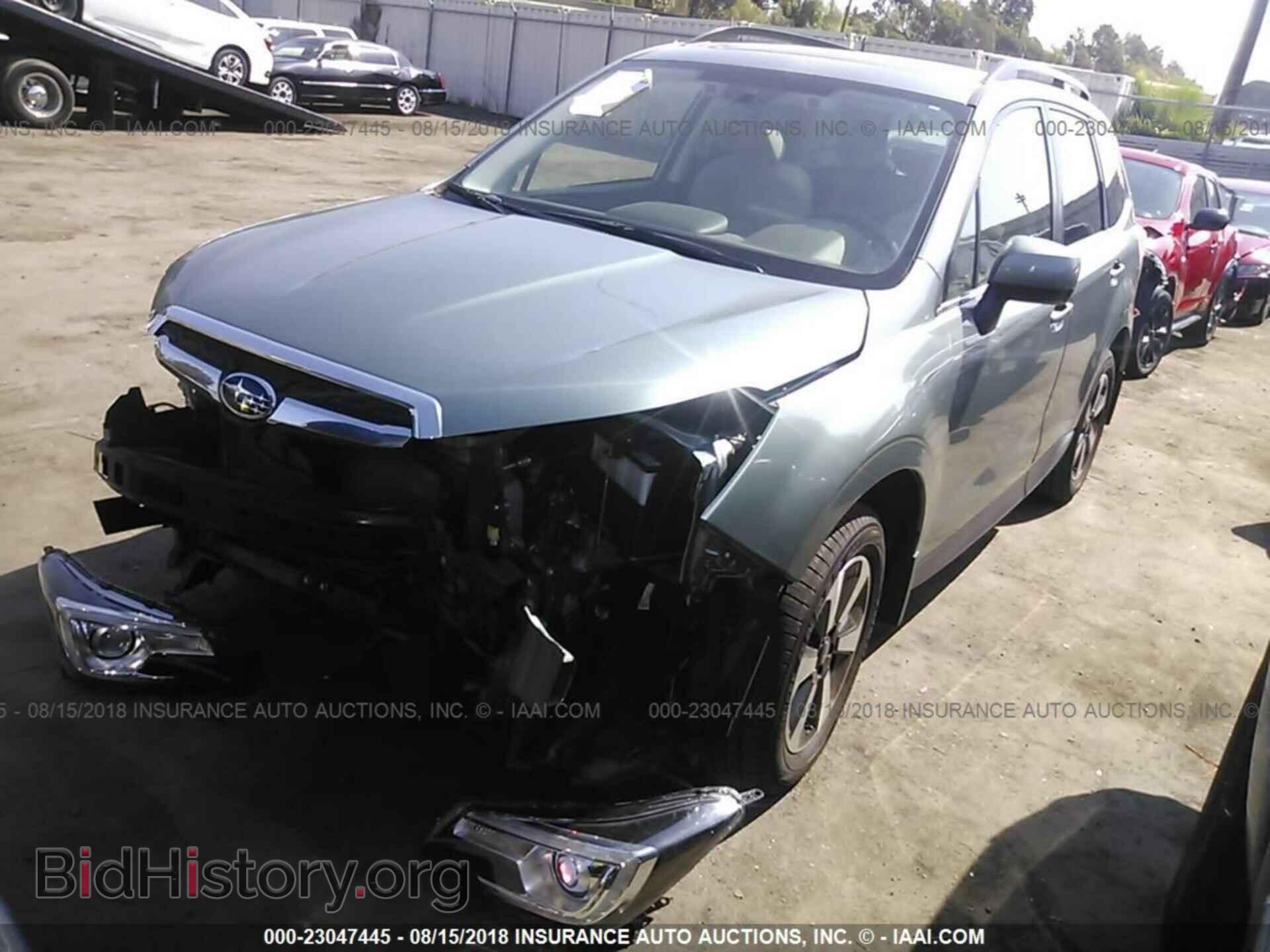 2017 Subaru Forester - VIN: JF2SJARC2HH438588 - Фото 2