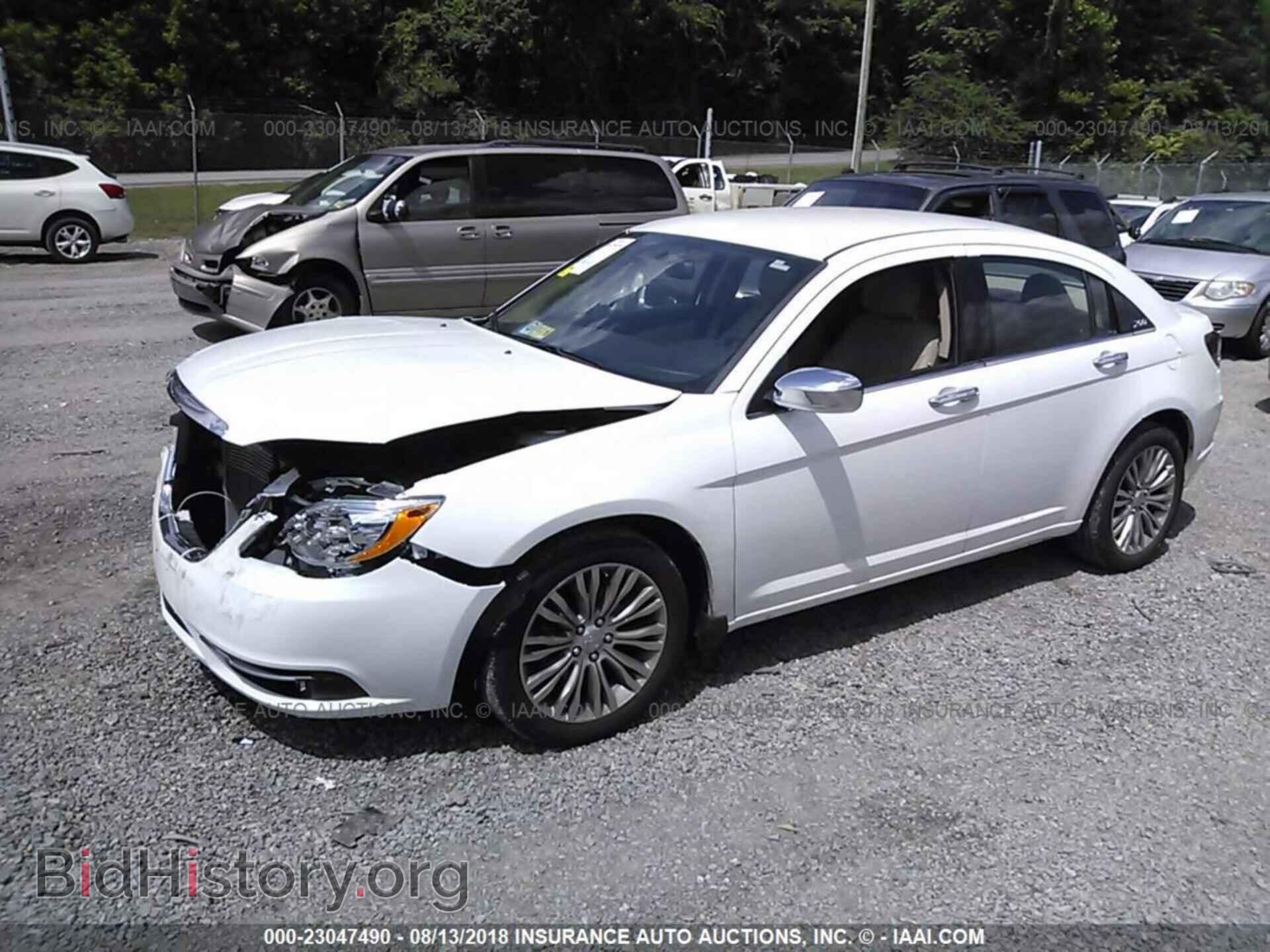 2012 Chrysler 200 - VIN: 1C3CCBCG4CN308230 - Photo 2