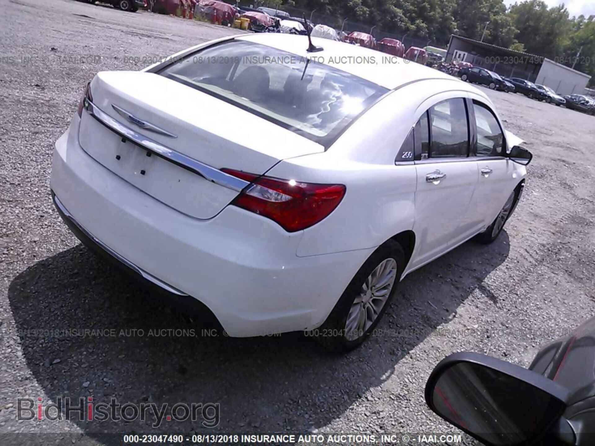 2012 Chrysler 200 - VIN: 1C3CCBCG4CN308230 - Photo 4