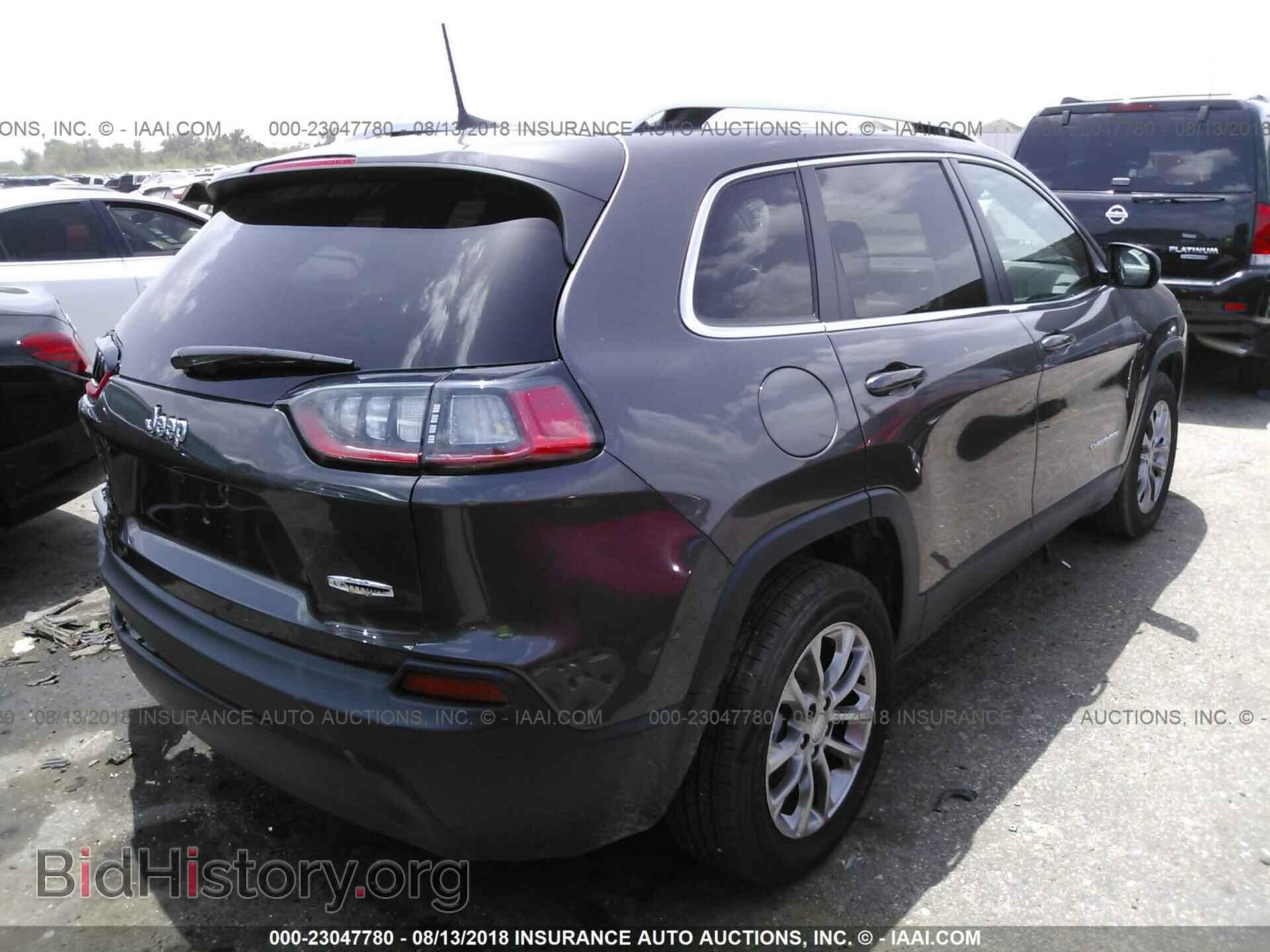 2019 Jeep Cherokee - VIN: 1C4PJLLB9KD151604 - Photo 4