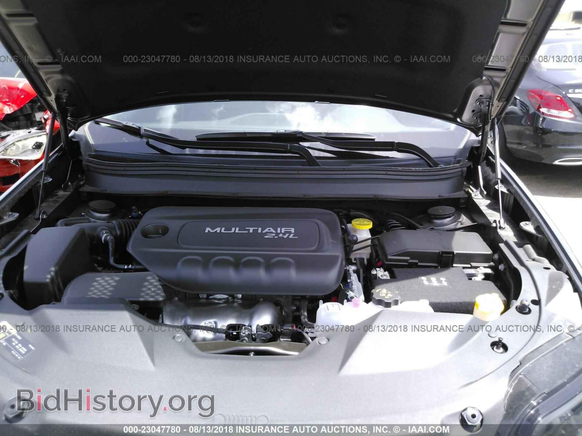 2019 Jeep Cherokee - VIN: 1C4PJLLB9KD151604 - Photo 10