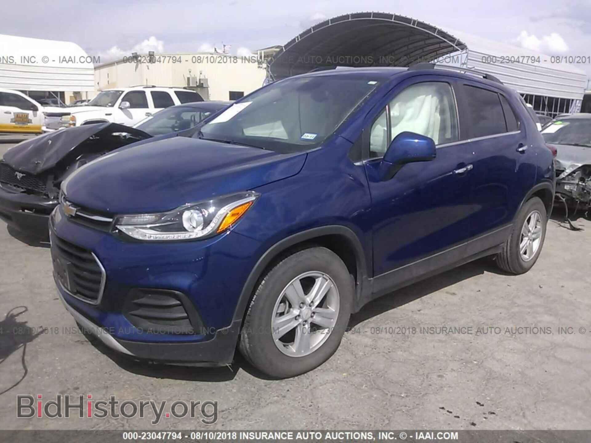 2017 Chevrolet Trax - VIN: 3GNCJLSB4HL145199 - Фото 2