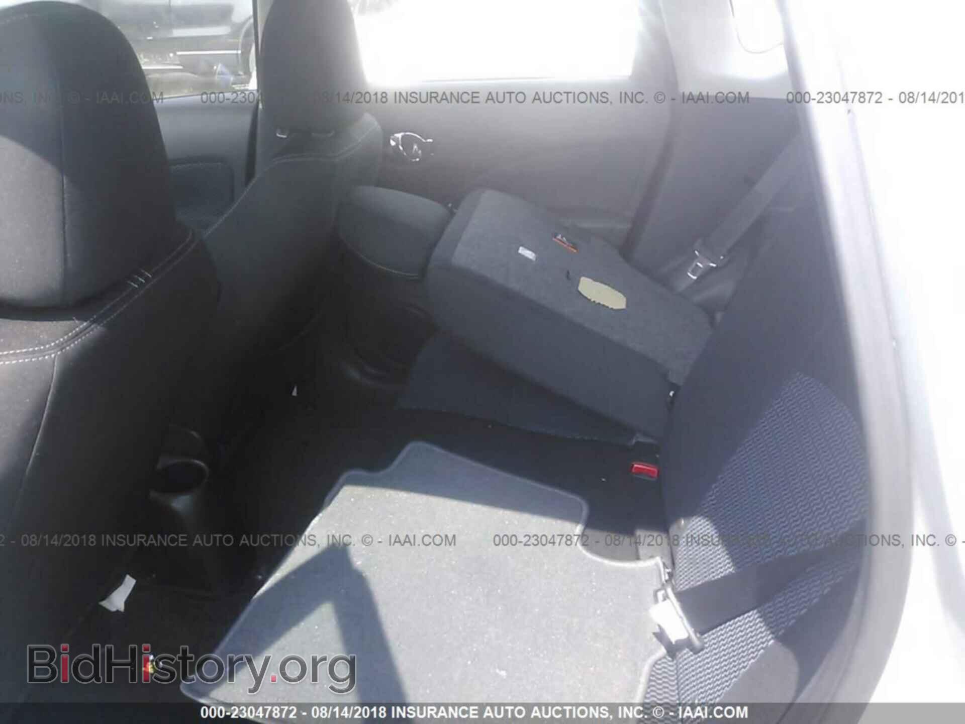 2018 Nissan Versa note - VIN: 3N1CE2CP0JL352702 - Photo 8