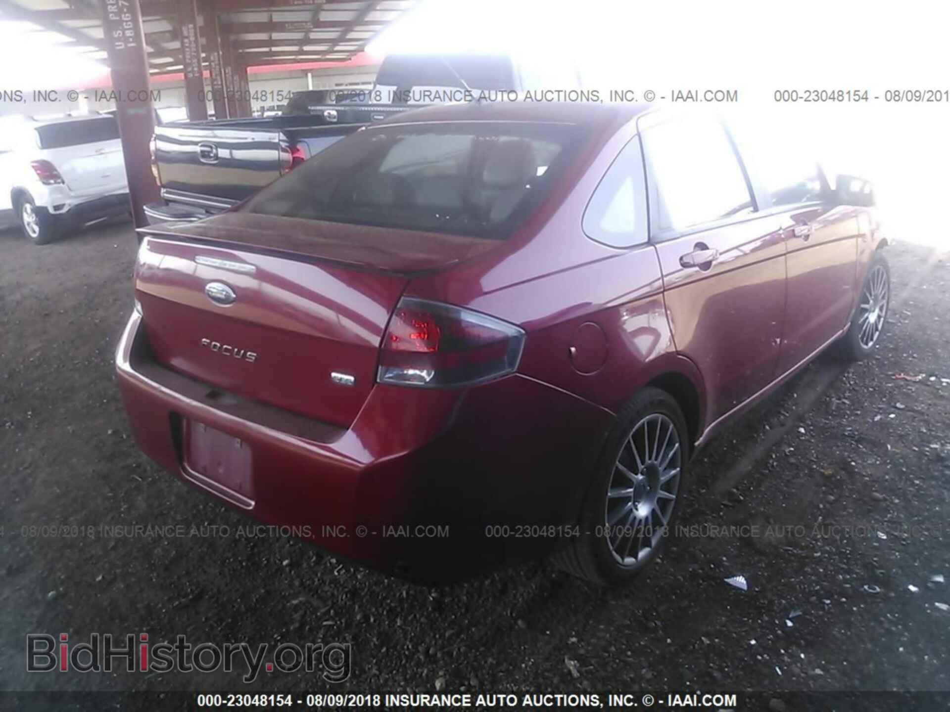 2011 Ford Focus - VIN: 1FAHP3GN0BW107914 - Photo 4