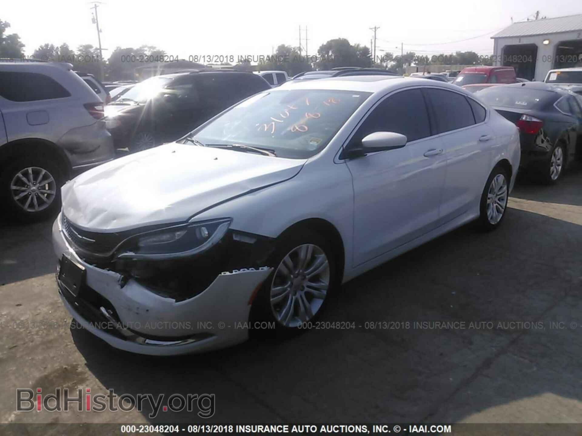 2015 Chrysler 200 - VIN: 1C3CCCAB0FN678267 - Photo 2