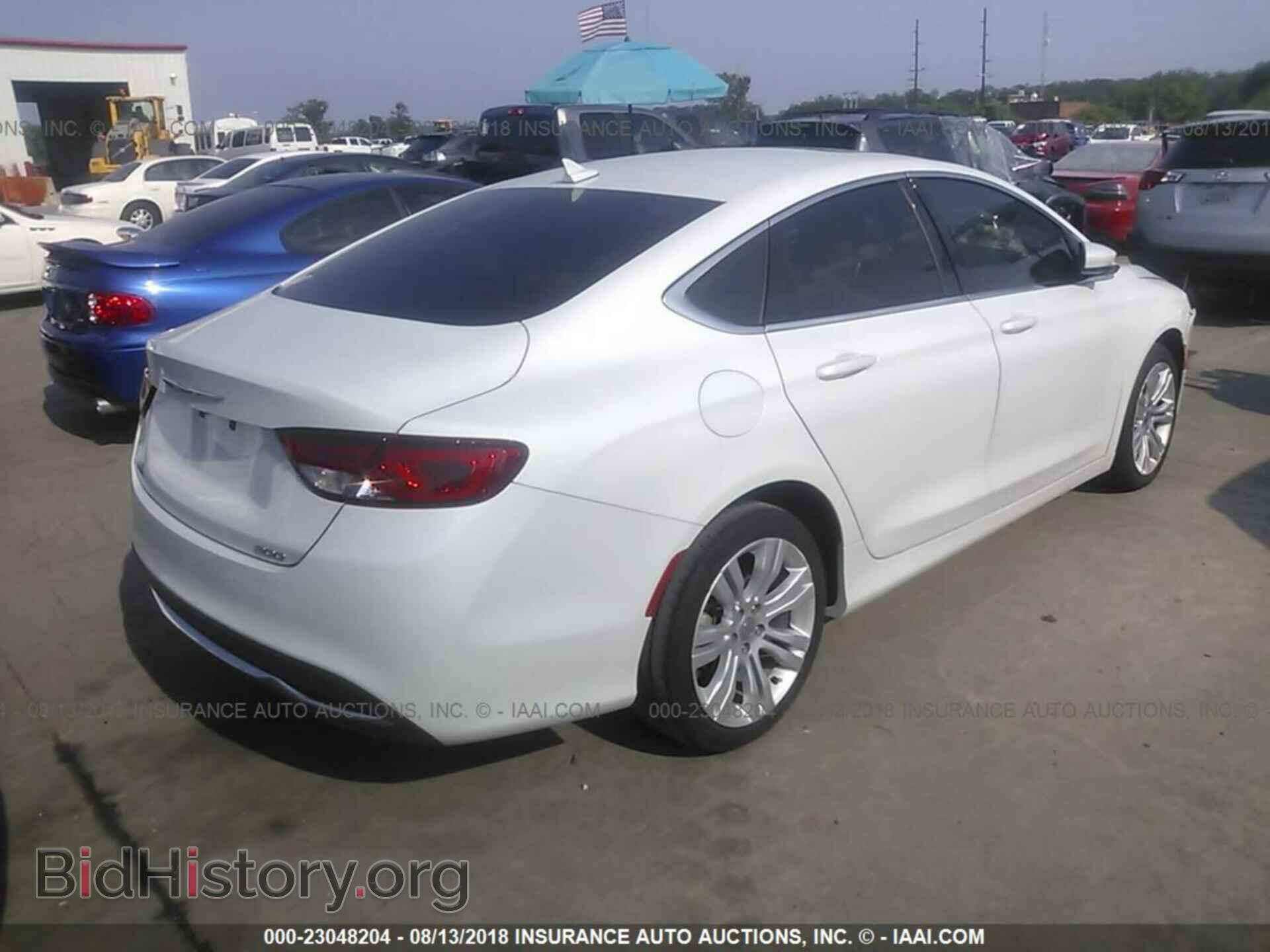2015 Chrysler 200 - VIN: 1C3CCCAB0FN678267 - Photo 4