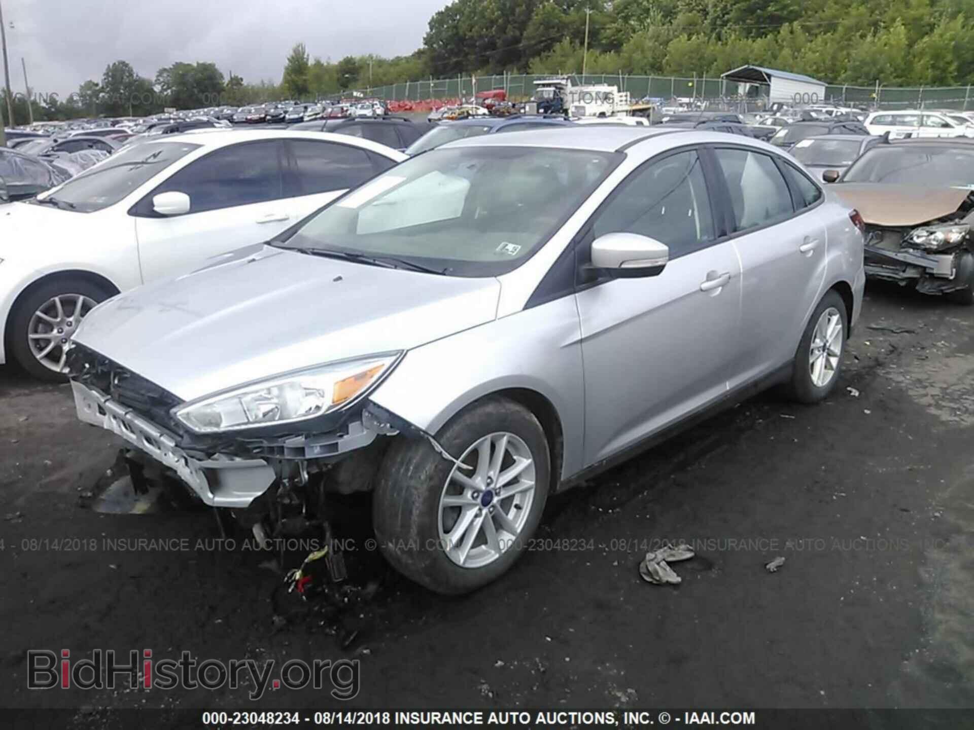 2017 Ford Focus - VIN: 1FADP3F22HL293746 - Photo 2