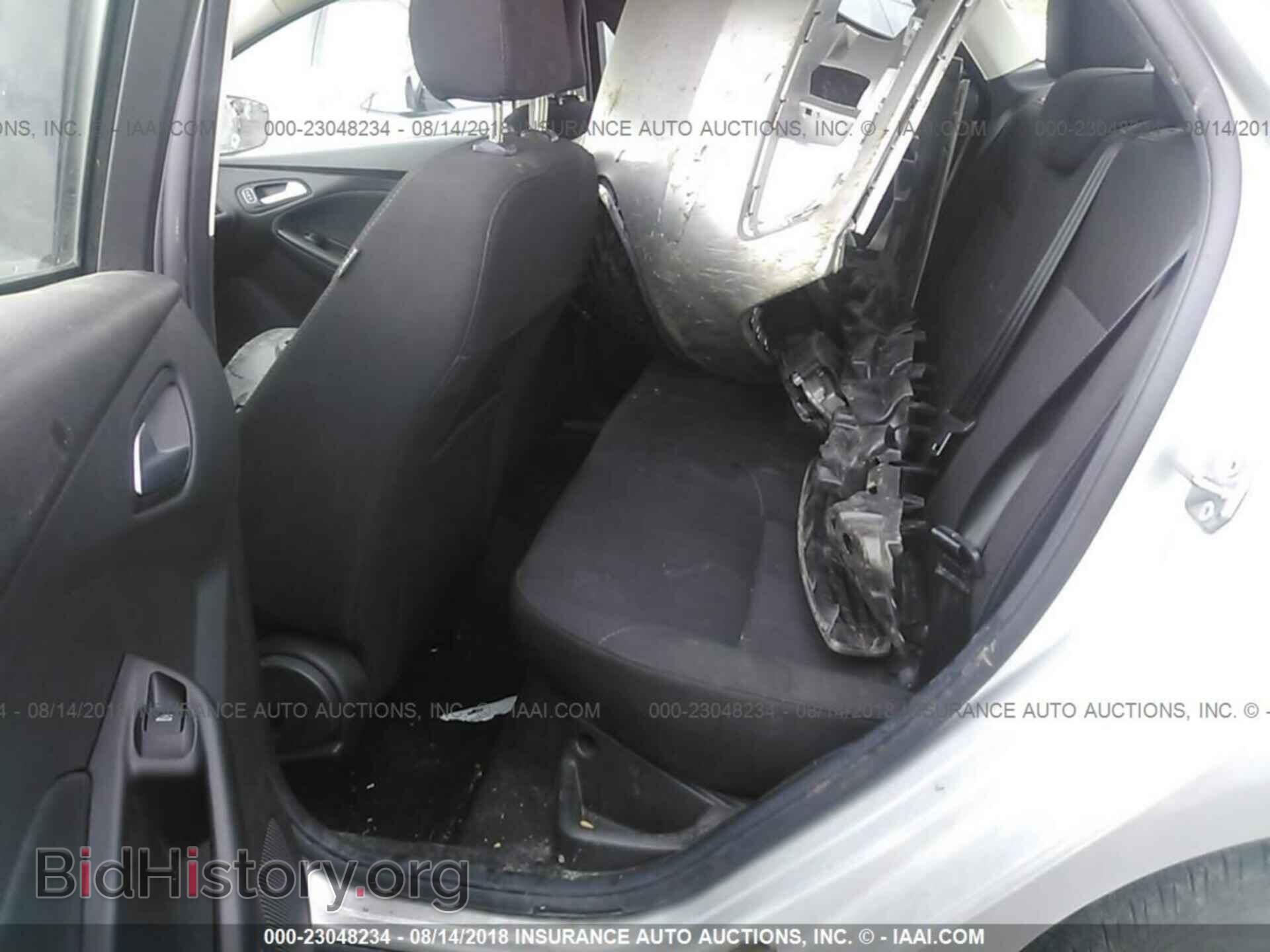 2017 Ford Focus - VIN: 1FADP3F22HL293746 - Photo 8