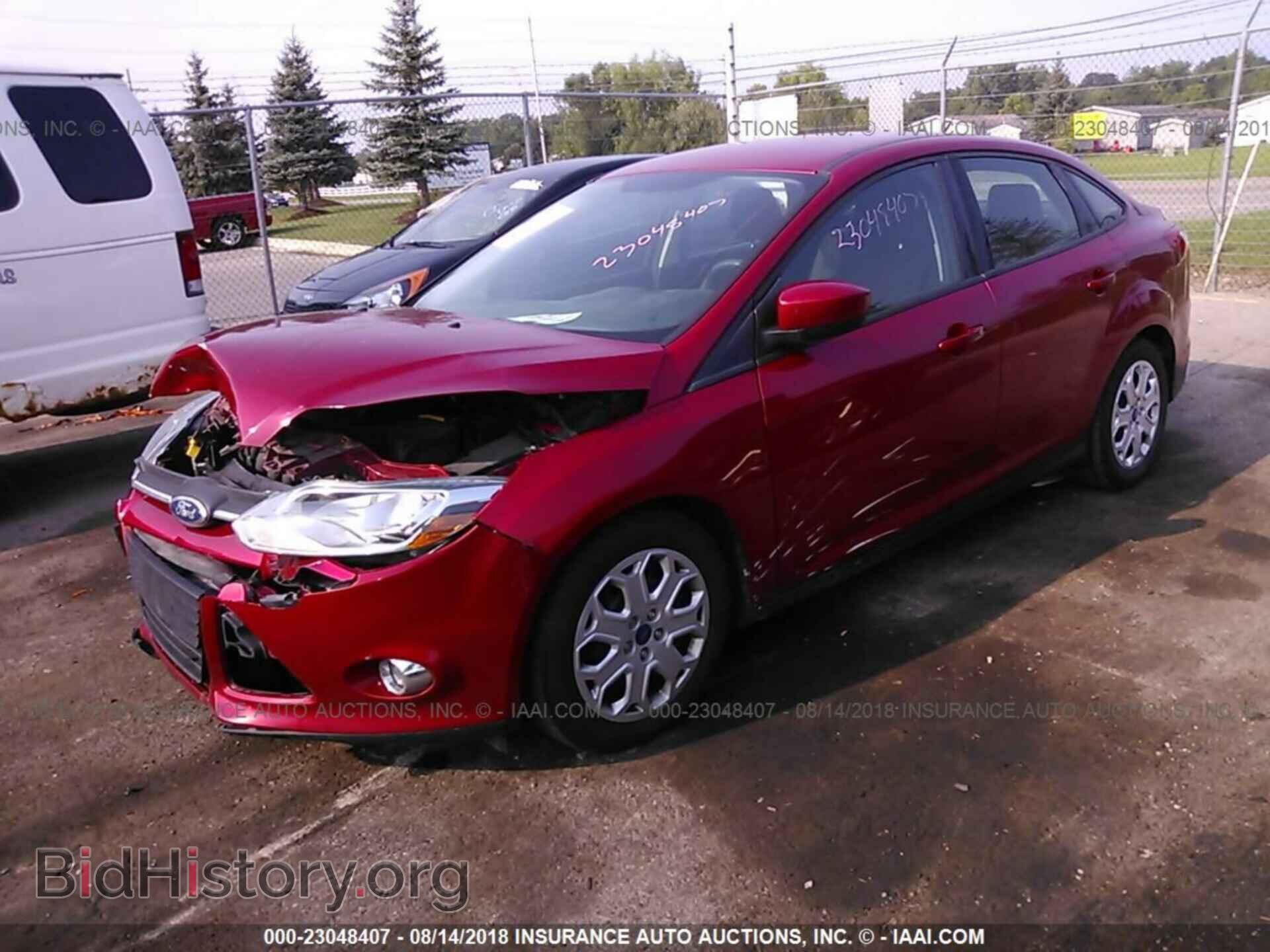 2012 Ford Focus - VIN: 1FAHP3F28CL304260 - Photo 2