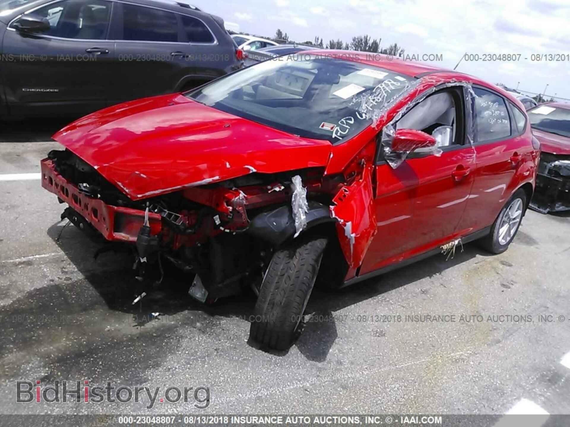 2017 Ford Focus - VIN: 1FADP3K26HL337978 - Photo 2