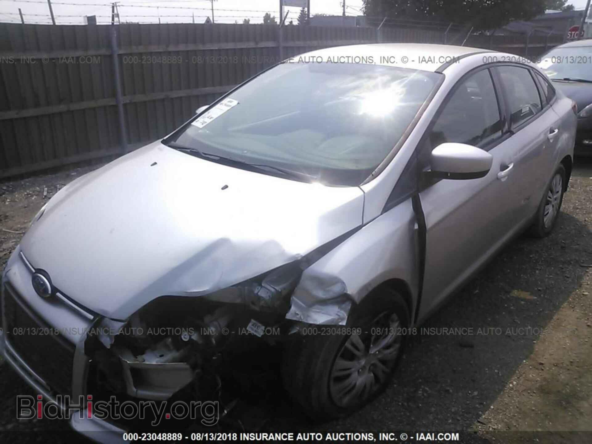 2012 Ford Focus - VIN: 1FAHP3F22CL263530 - Фото 2