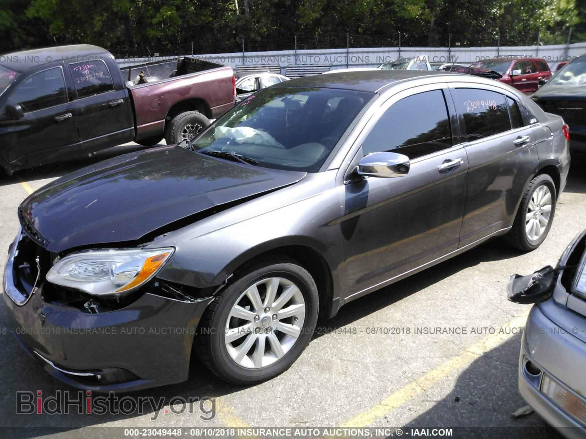 2014 Chrysler 200 - VIN: 1C3CCBCG4EN179392 - Photo 2