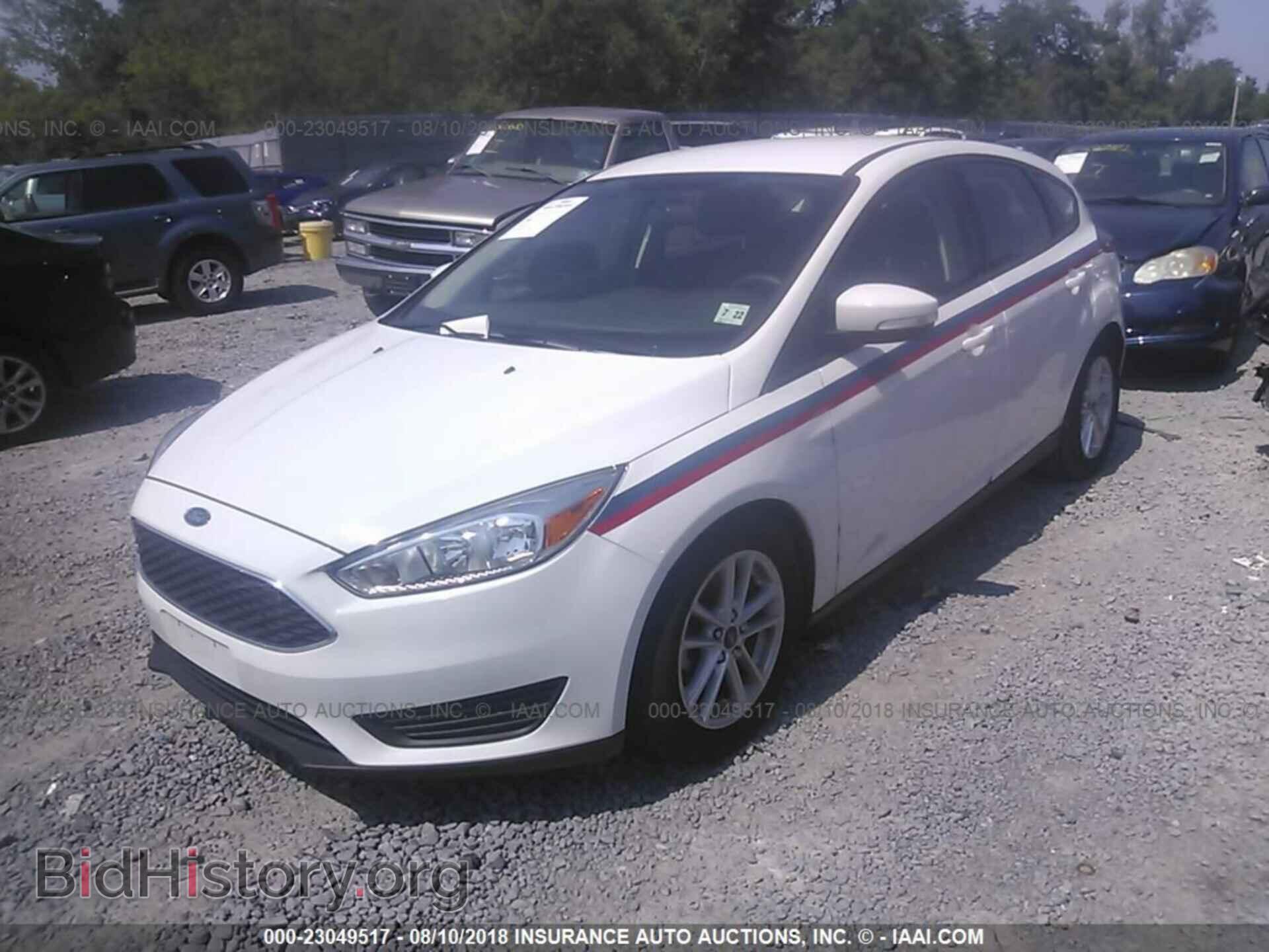 2017 Ford Focus - VIN: 1FADP3K24HL290725 - Фото 2