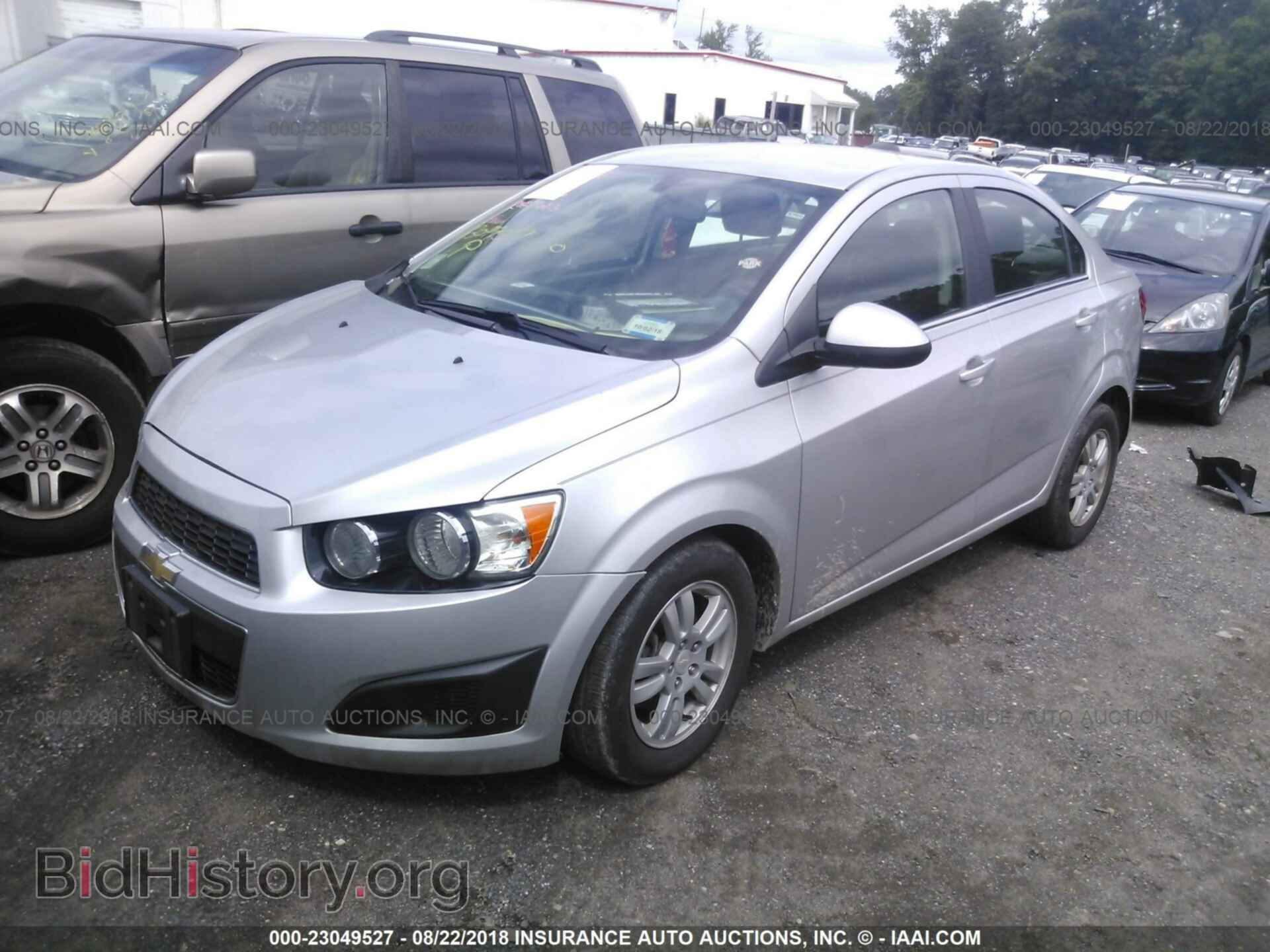 2015 Chevrolet Sonic - VIN: 1G1JC5SG2F4217465 - Фото 2