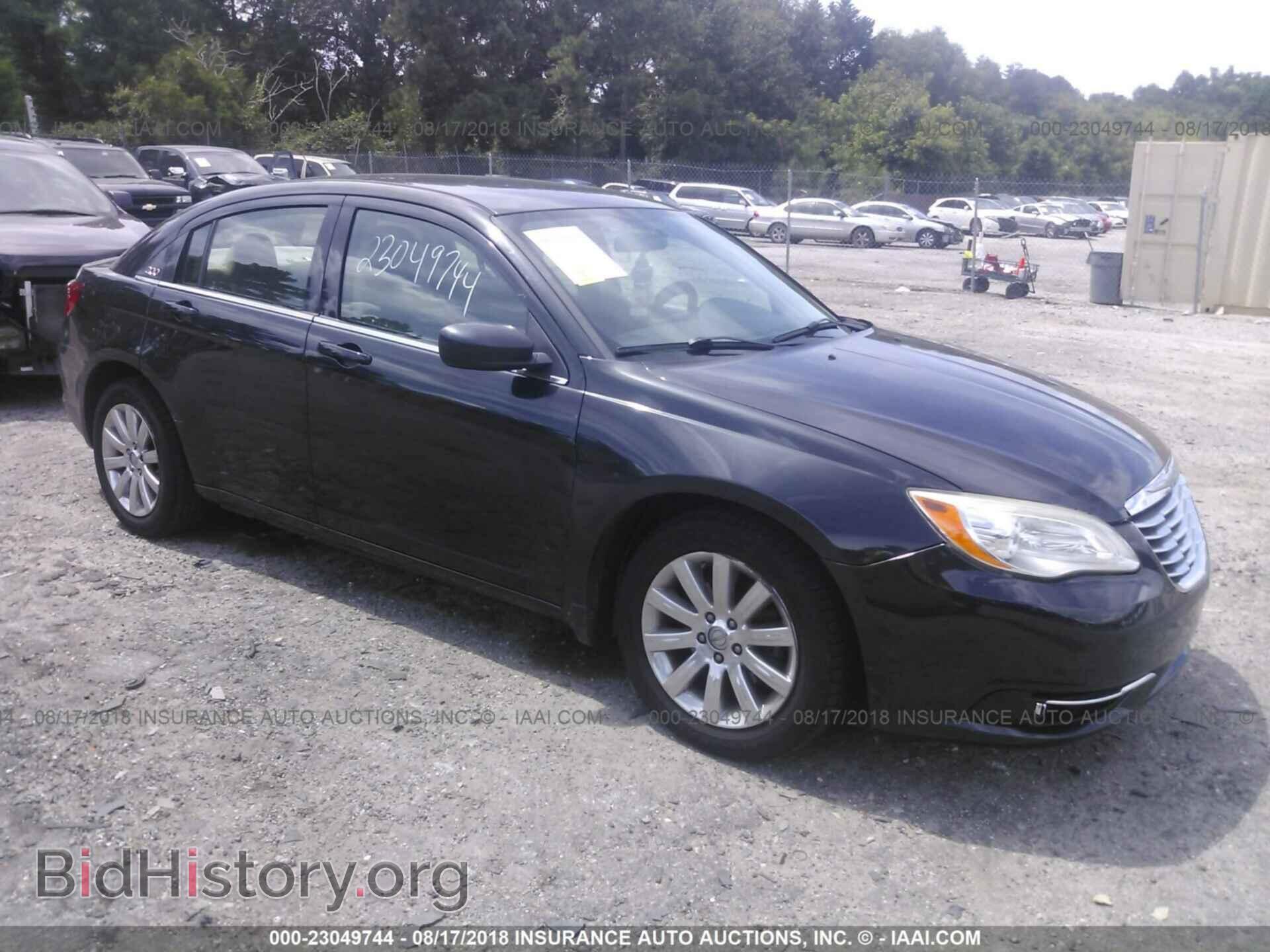Photo 1C3BC1FB0BN514729 - Chrysler 200 2011