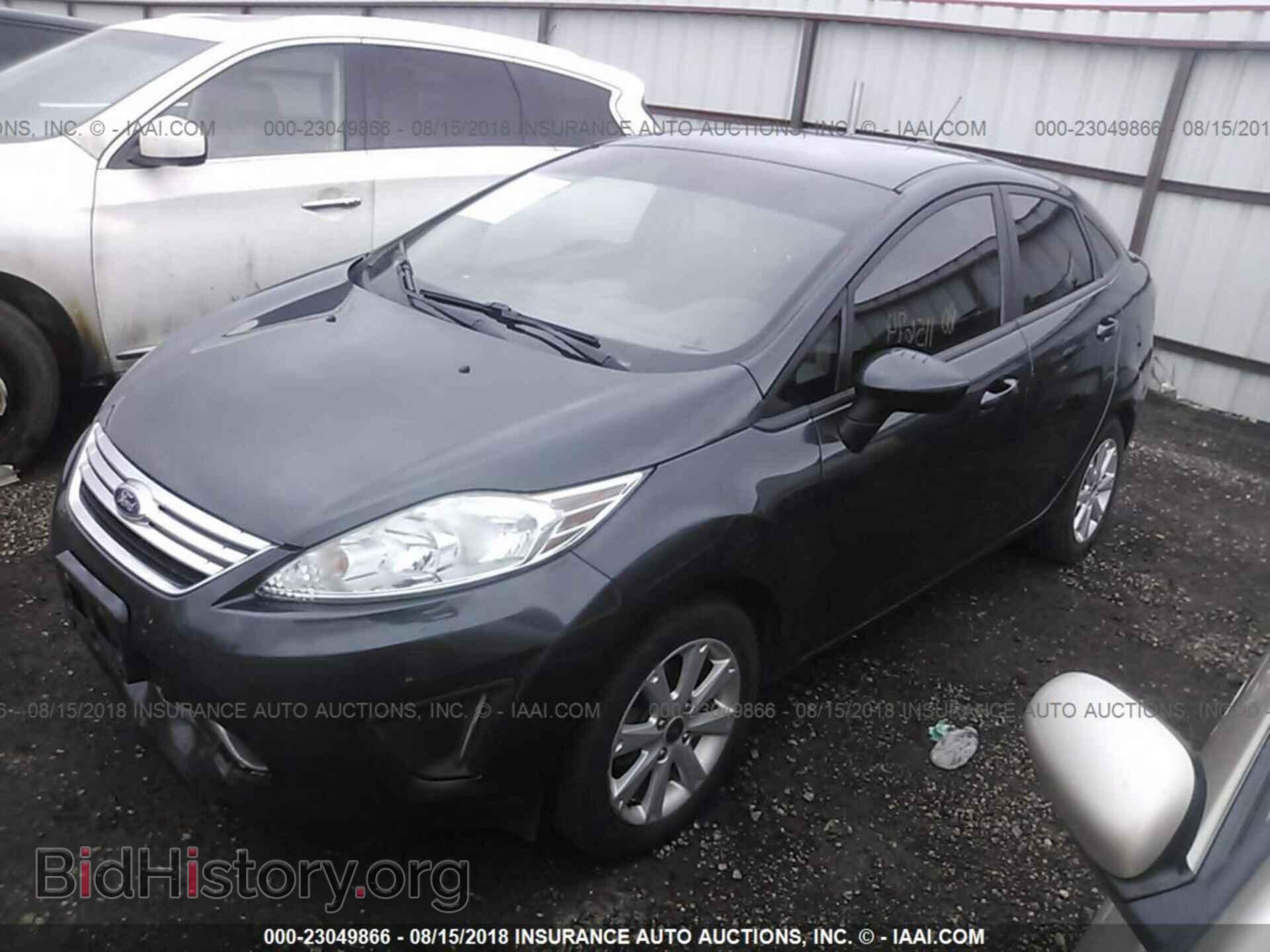 2011 Ford Fiesta - VIN: 3FADP4BJ5BM181581 - Фото 2