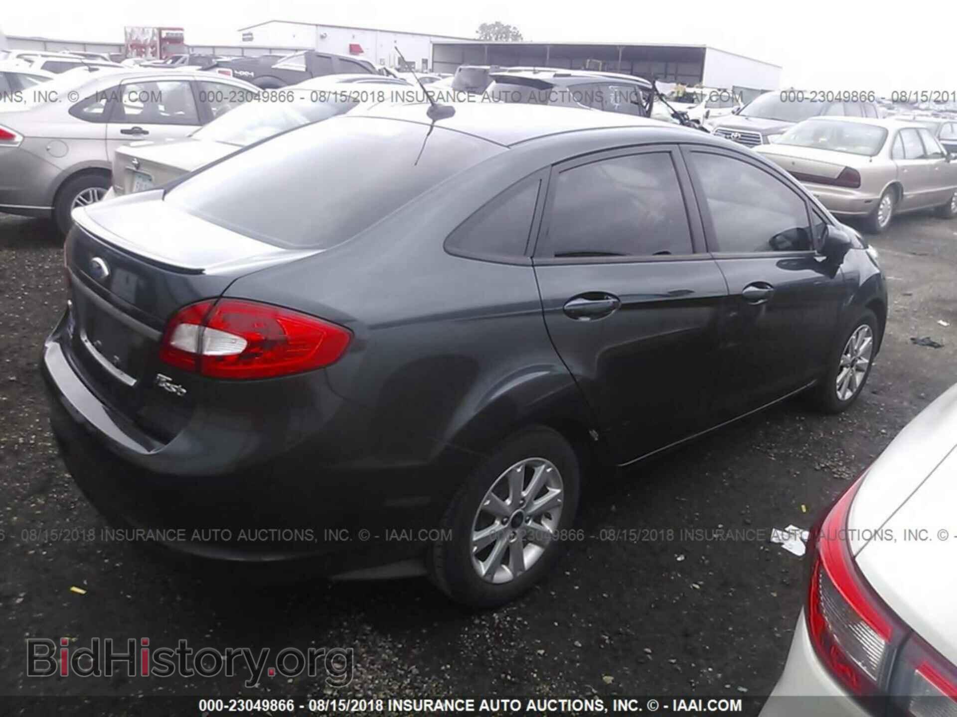 2011 Ford Fiesta - VIN: 3FADP4BJ5BM181581 - Фото 4