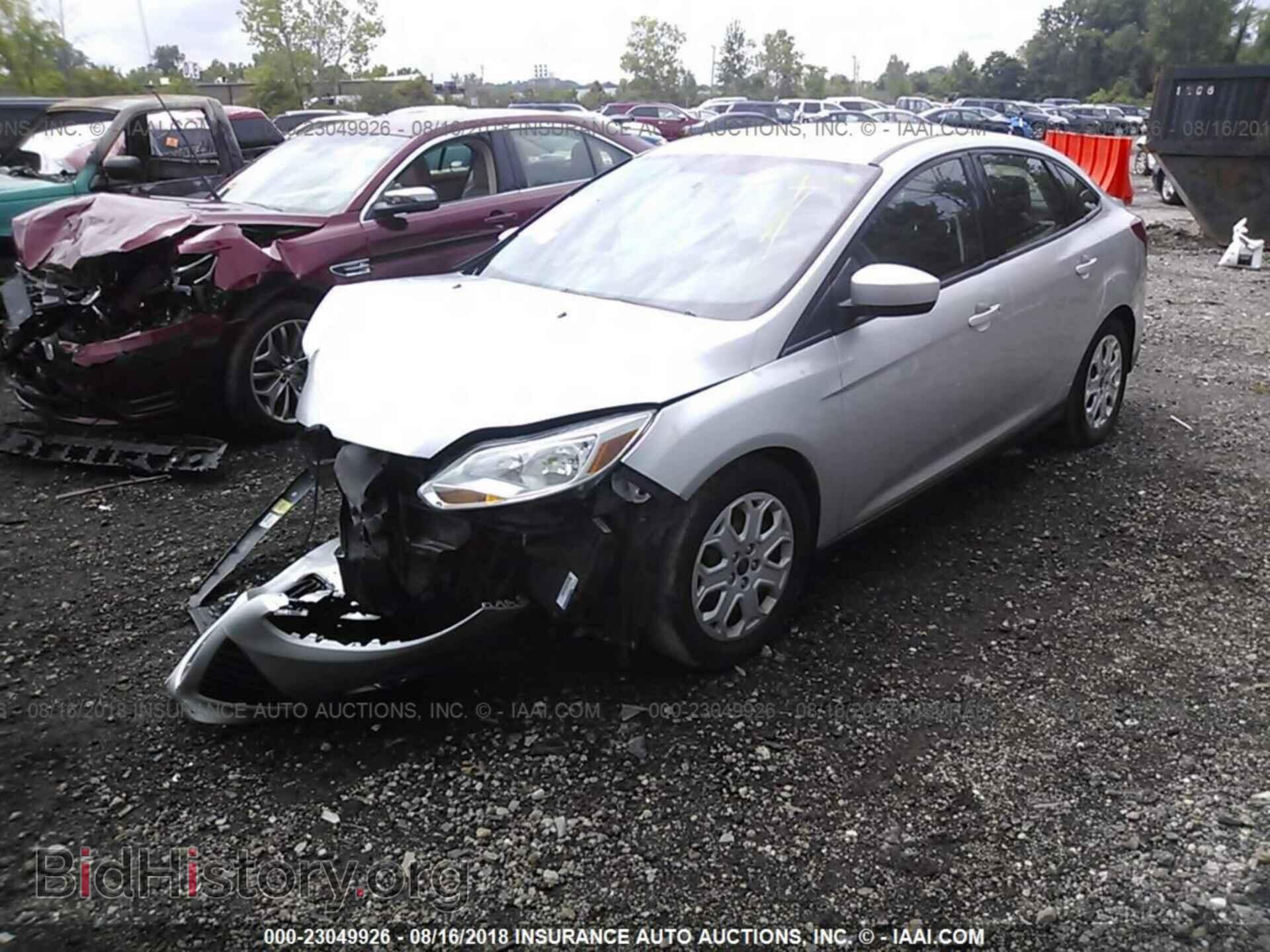 2012 Ford Focus - VIN: 1FAHP3F29CL196845 - Фото 2