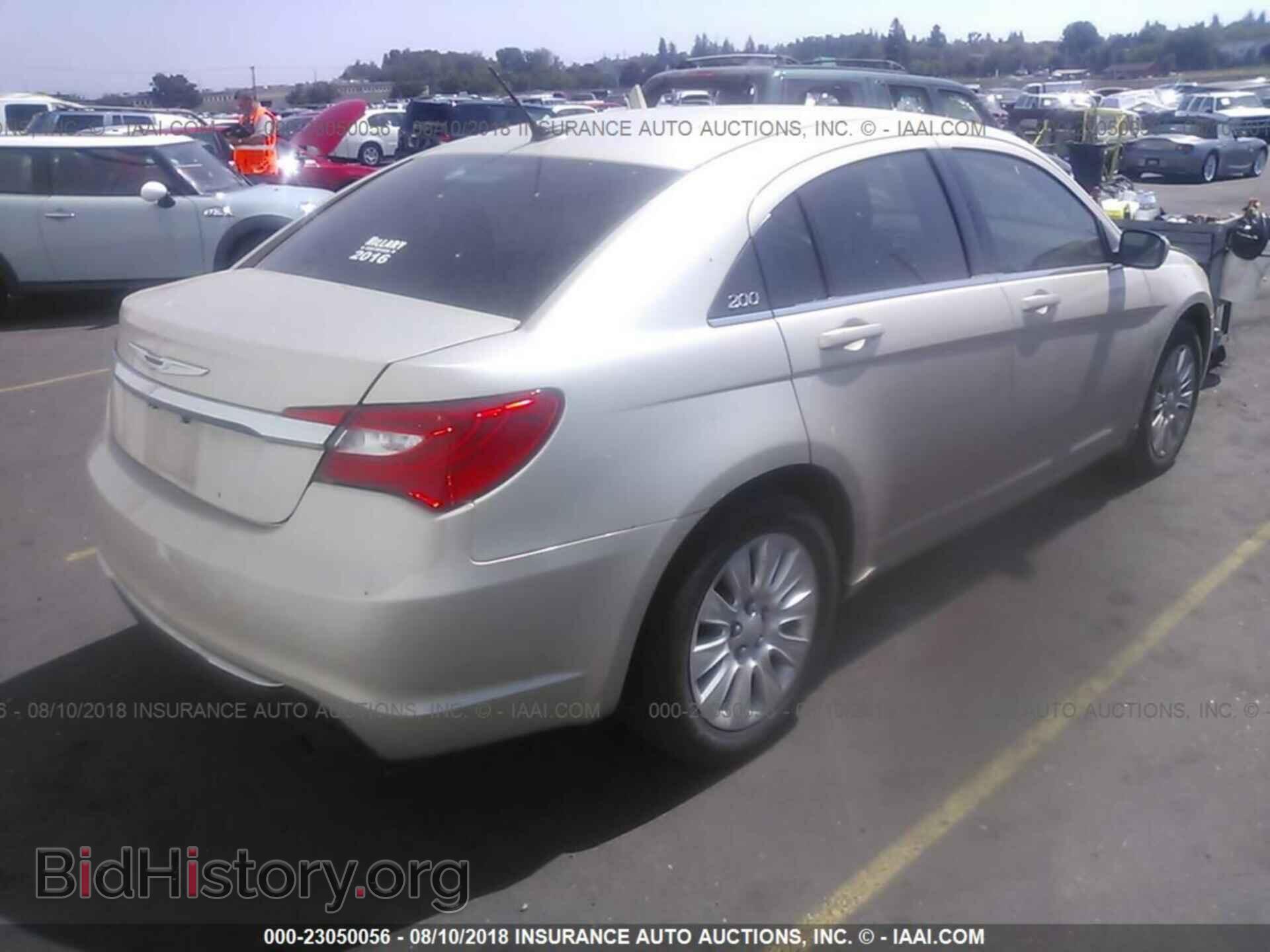 2013 Chrysler 200 - VIN: 1C3CCBABXDN641363 - Photo 4