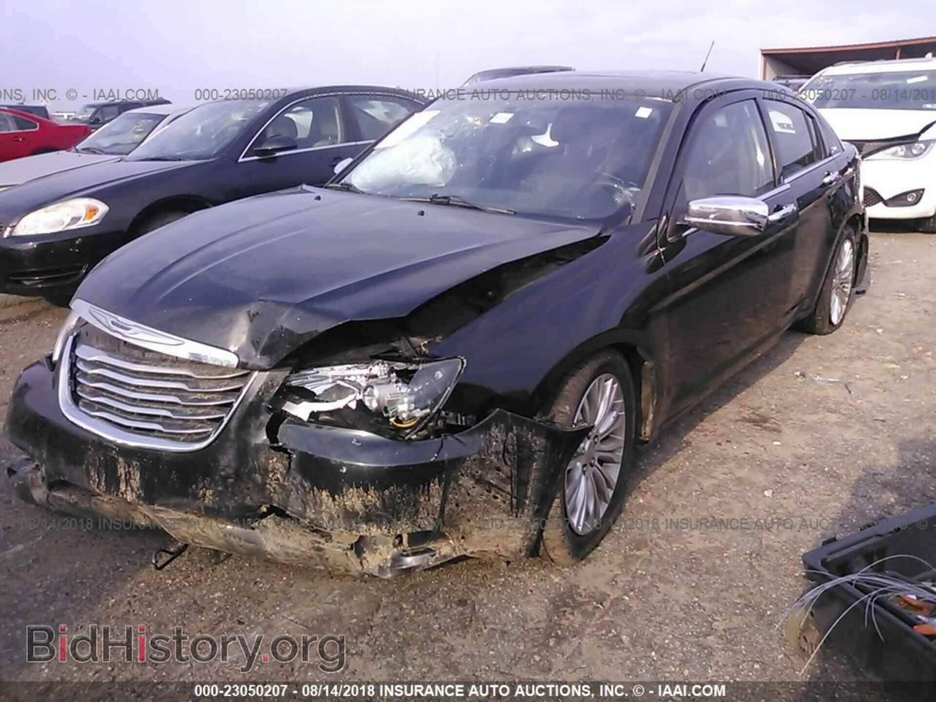 2011 Chrysler 200 - VIN: 1C3BC2FB8BN519554 - Photo 2
