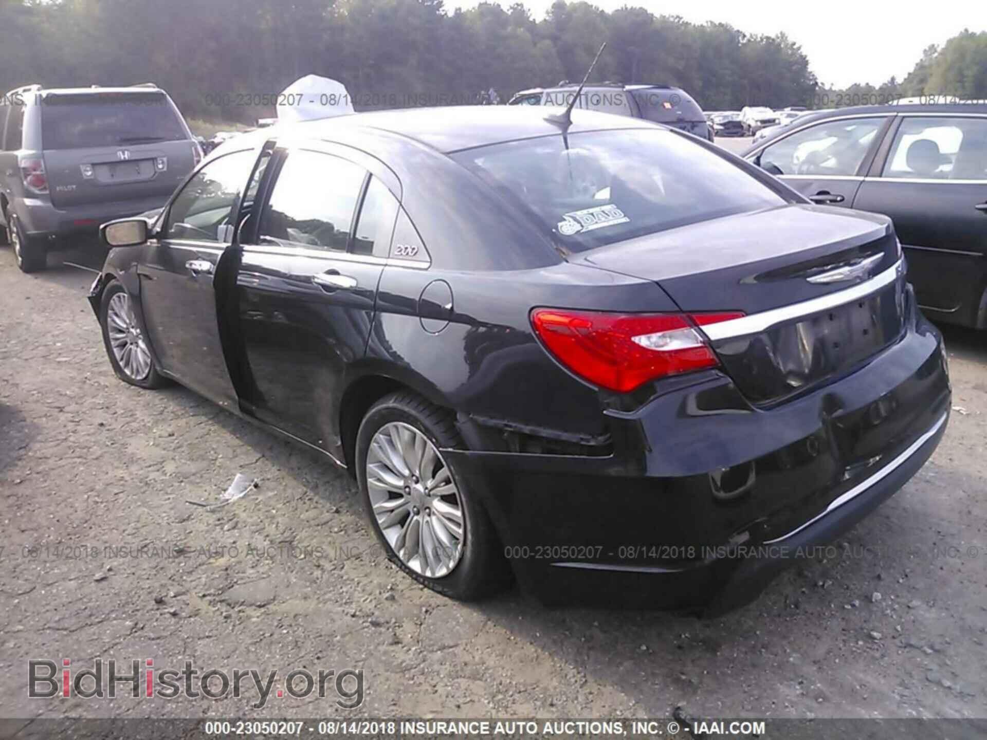 2011 Chrysler 200 - VIN: 1C3BC2FB8BN519554 - Photo 3