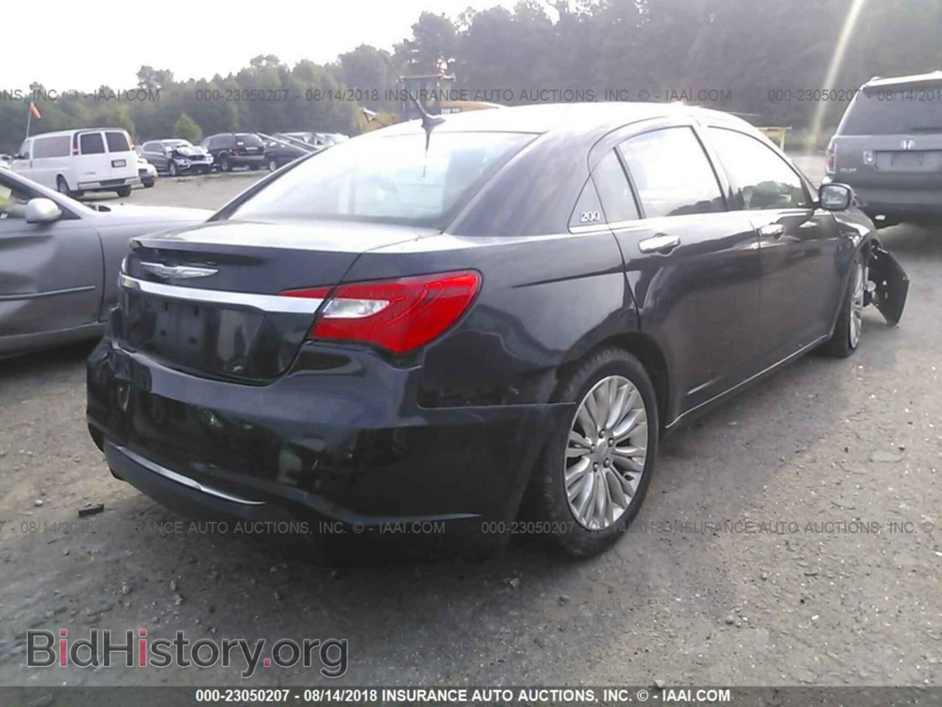 2011 Chrysler 200 - VIN: 1C3BC2FB8BN519554 - Photo 4