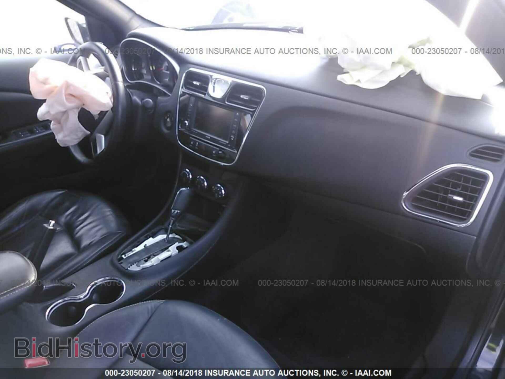 2011 Chrysler 200 - VIN: 1C3BC2FB8BN519554 - Photo 5