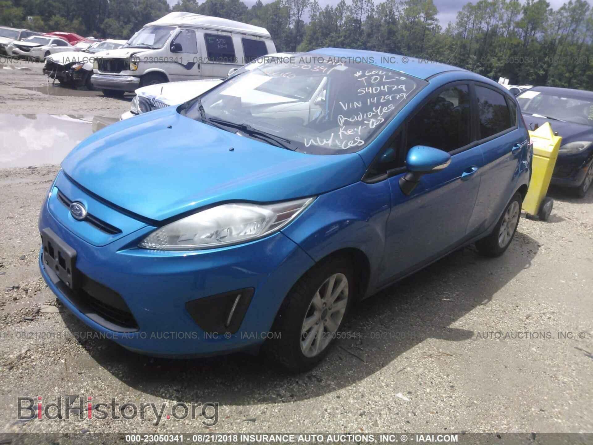 2013 Ford Fiesta - VIN: 3FADP4EJ6DM142979 - Фото 2