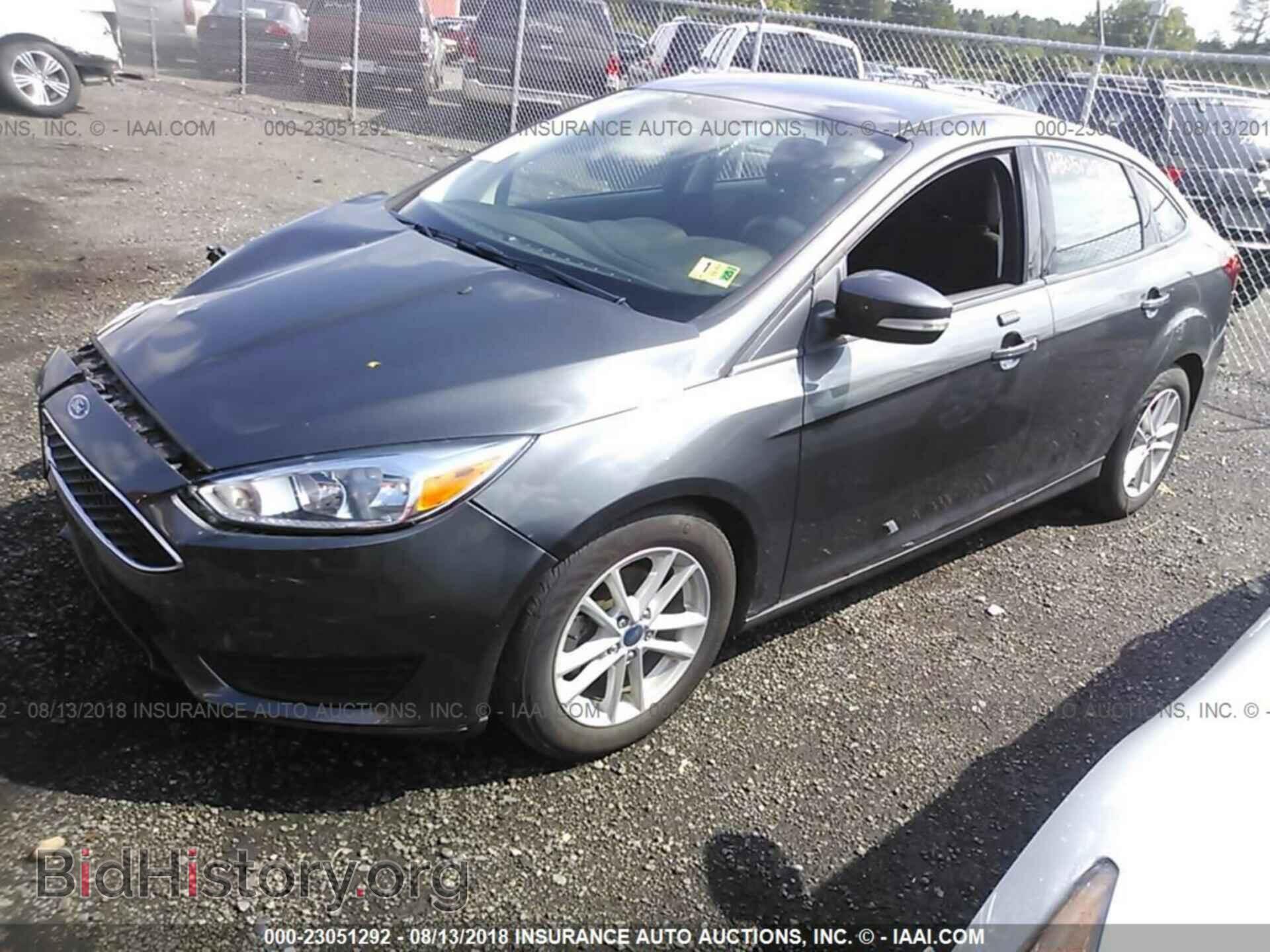 2016 Ford Focus - VIN: 1FADP3F20GL402901 - Photo 2