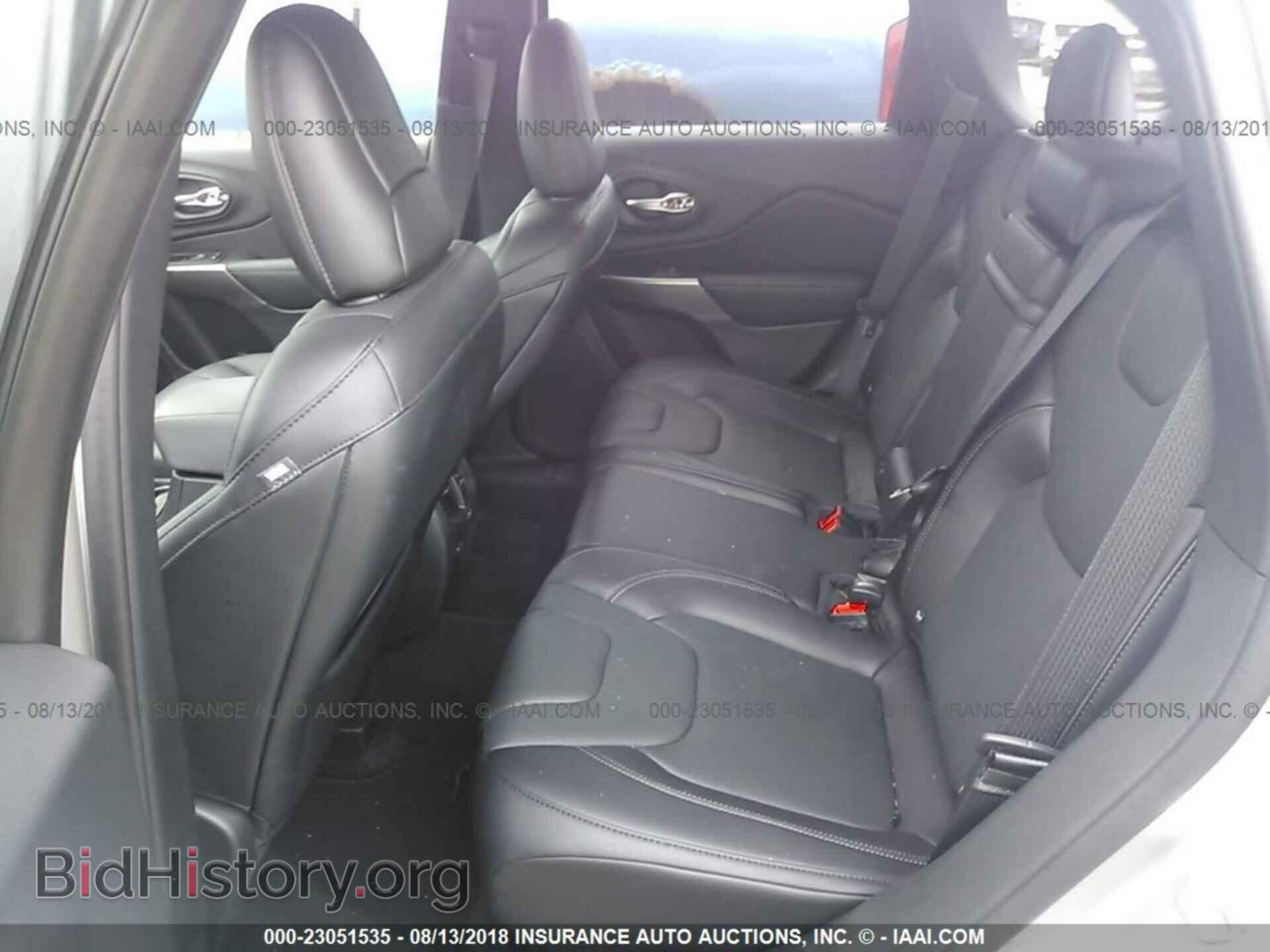 2019 Jeep Cherokee - VIN: 1C4PJMDN4KD169507 - Photo 8