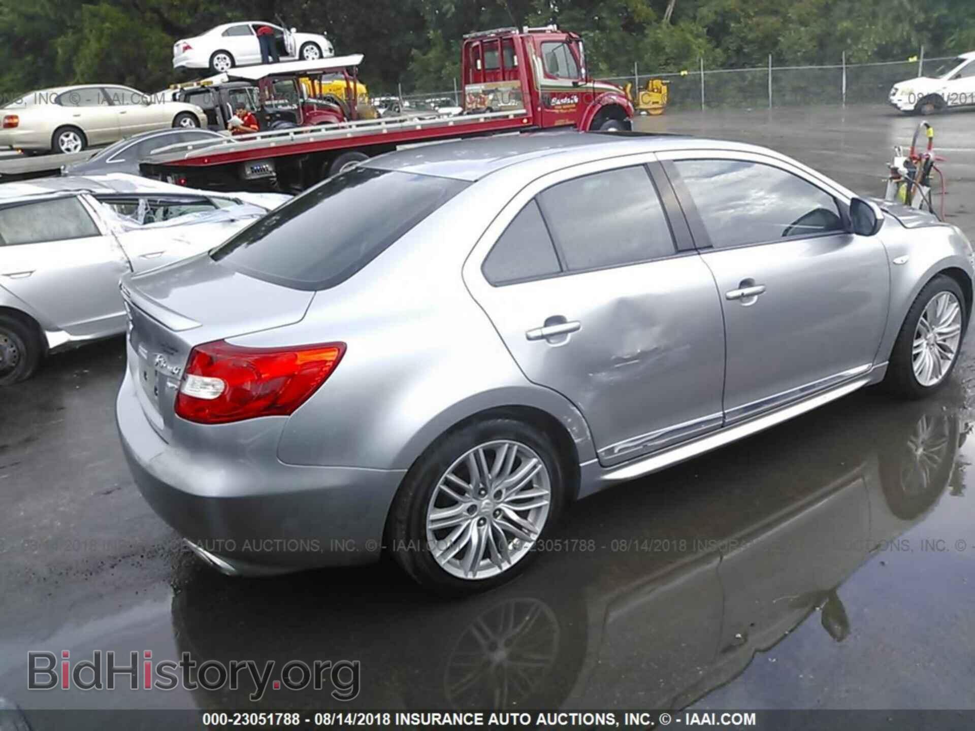 2012 Suzuki Kizashi - VIN: JS2RF9A60C6100491 - Photo 4