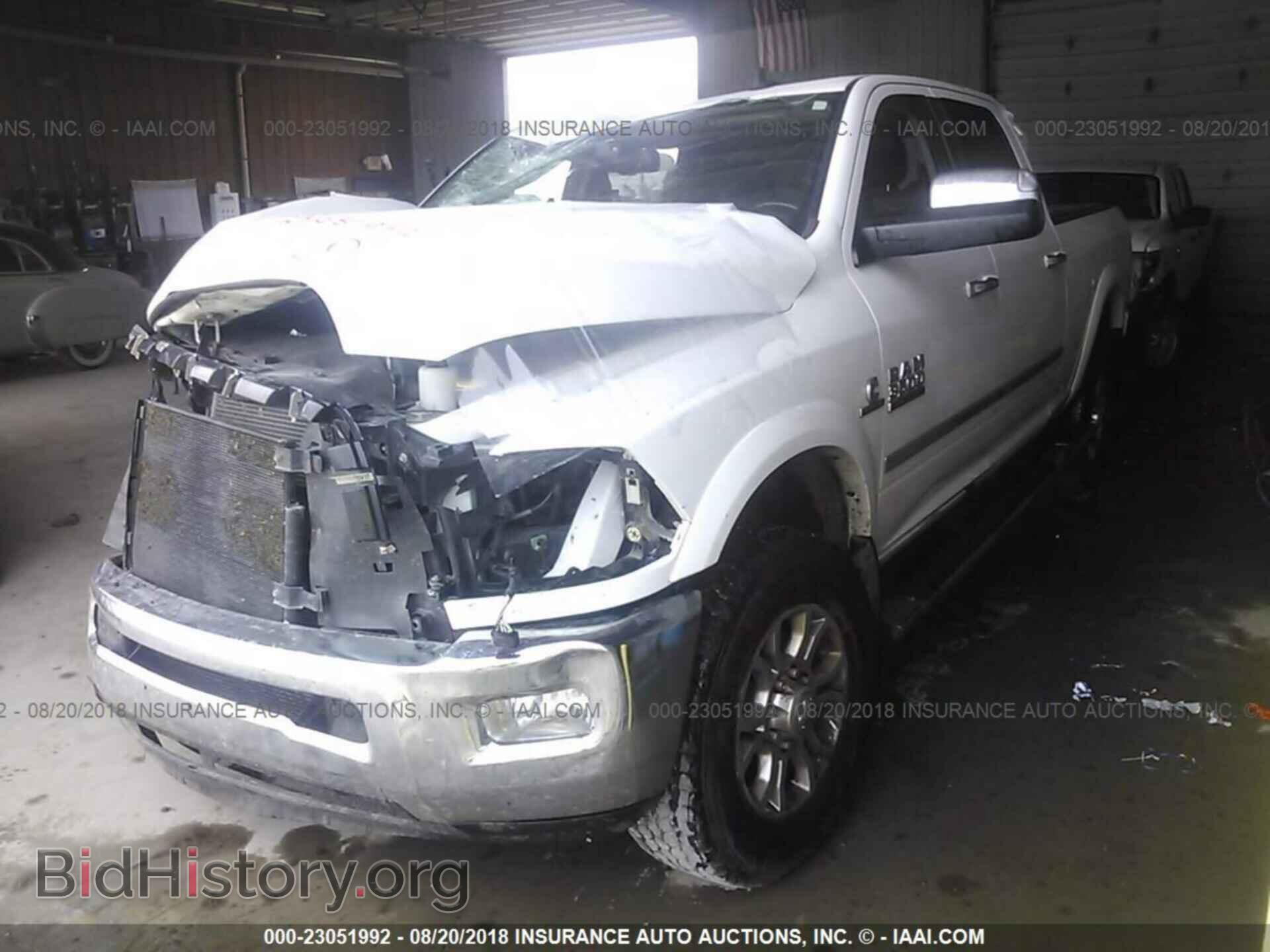 2015 Ram 3500 - VIN: 3C63R3EL2FG525922 - Фото 2