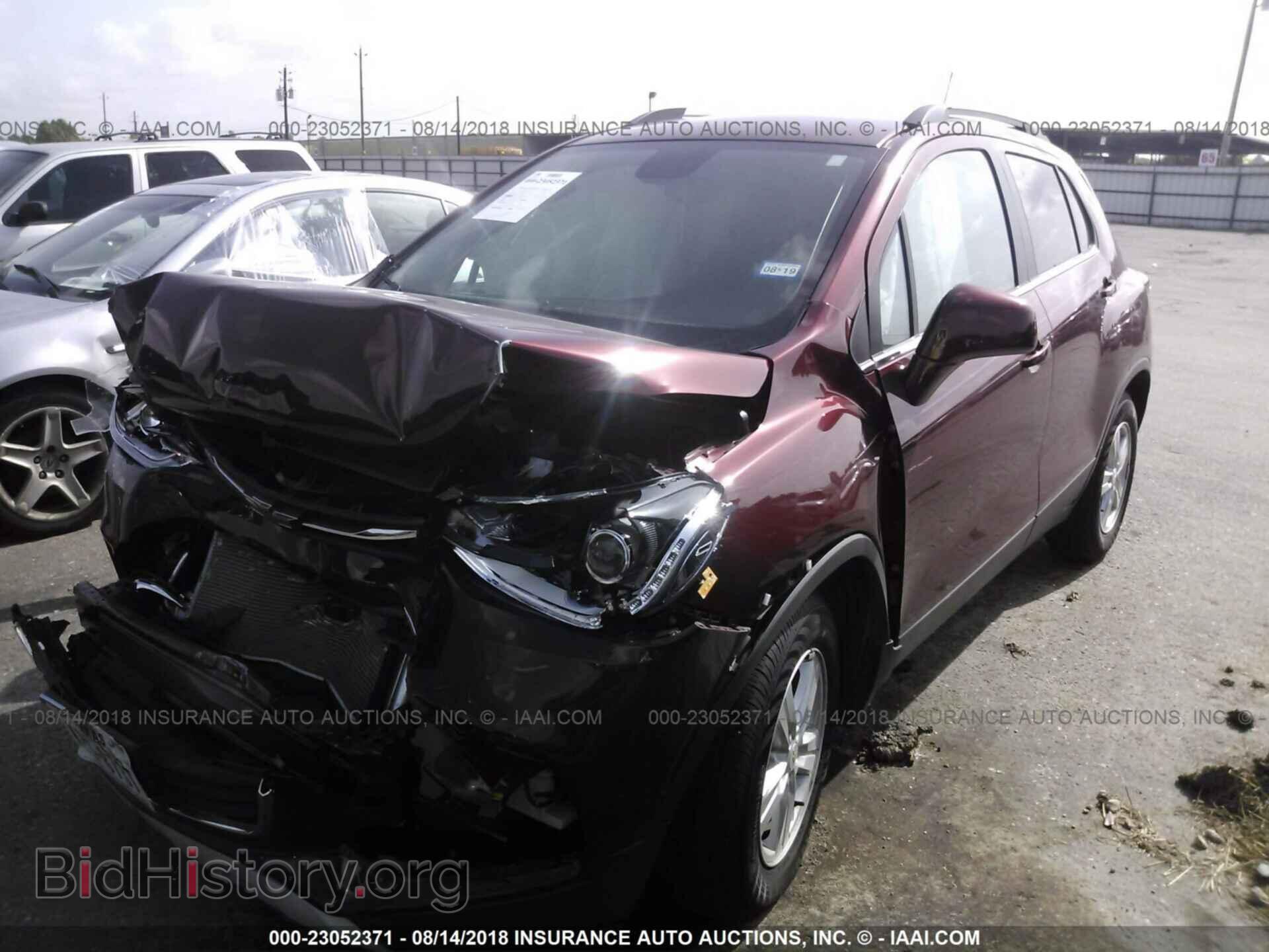 2017 Chevrolet Trax - VIN: 3GNCJLSB8HL133475 - Фото 2
