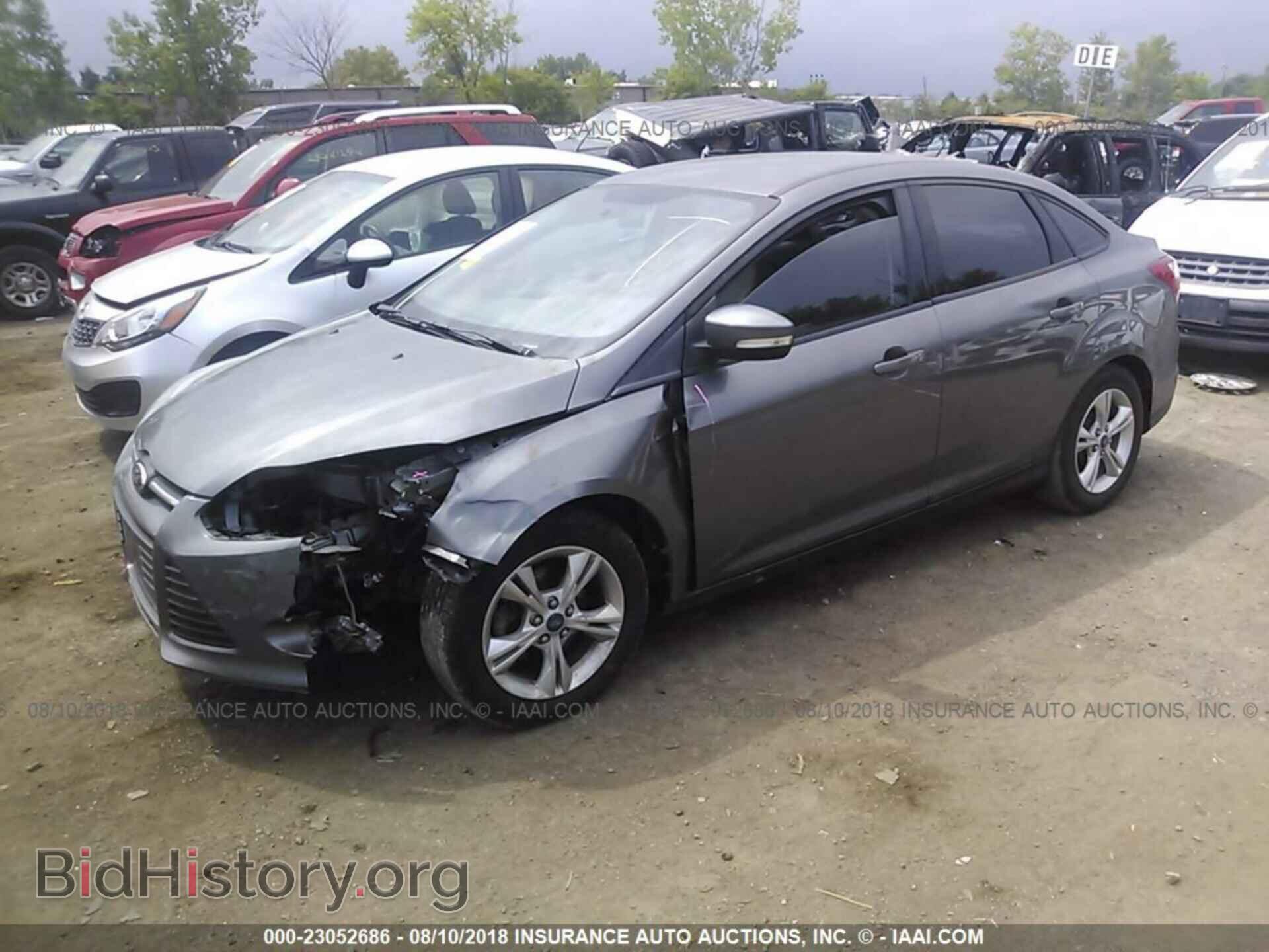 2013 Ford Focus - VIN: 1FADP3F23DL198977 - Photo 2